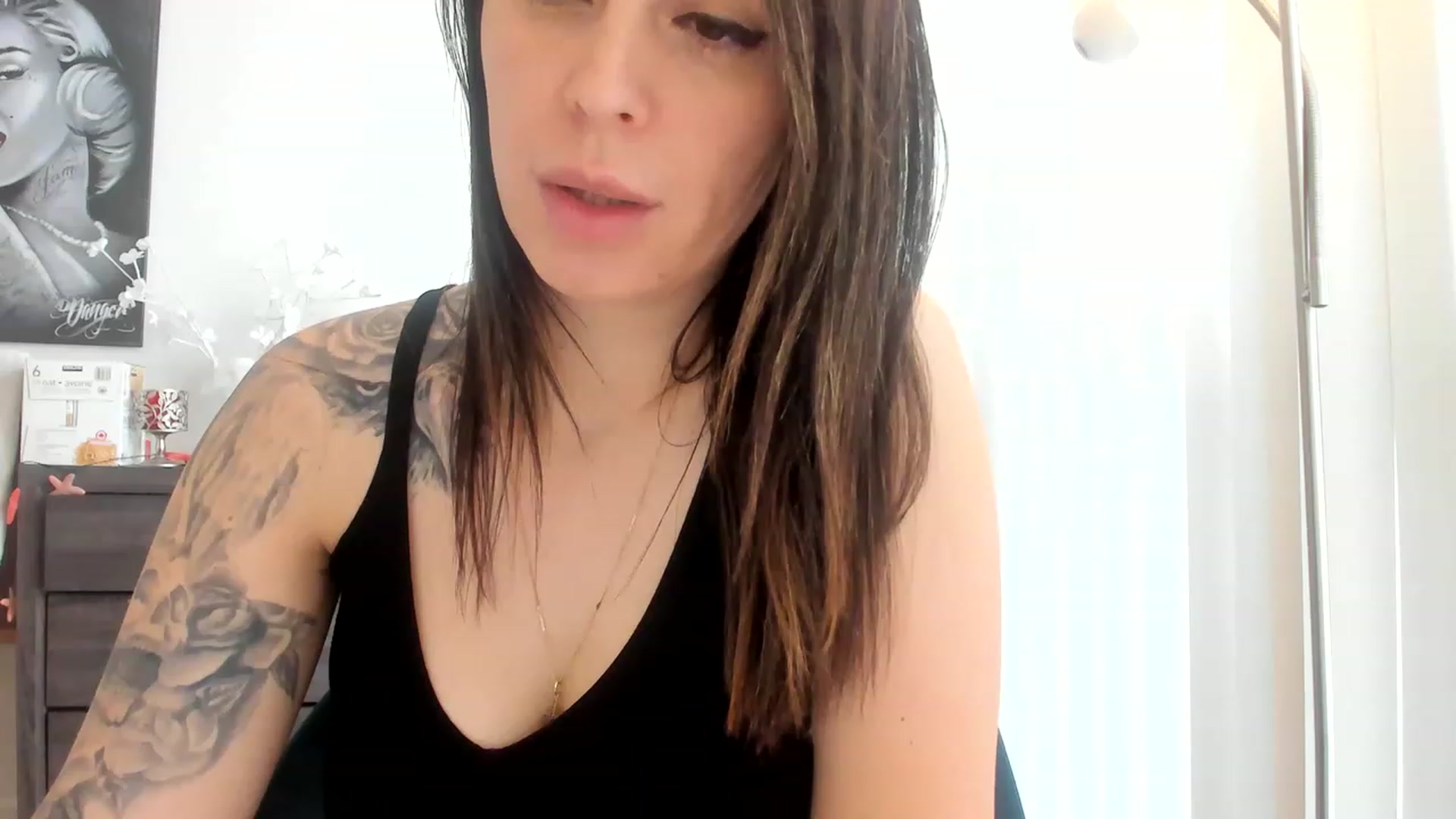 Gallery image thumbnail from DavinaClairee's myfreecams stream on, 02/25/2023, 20:34 image 9 of 20