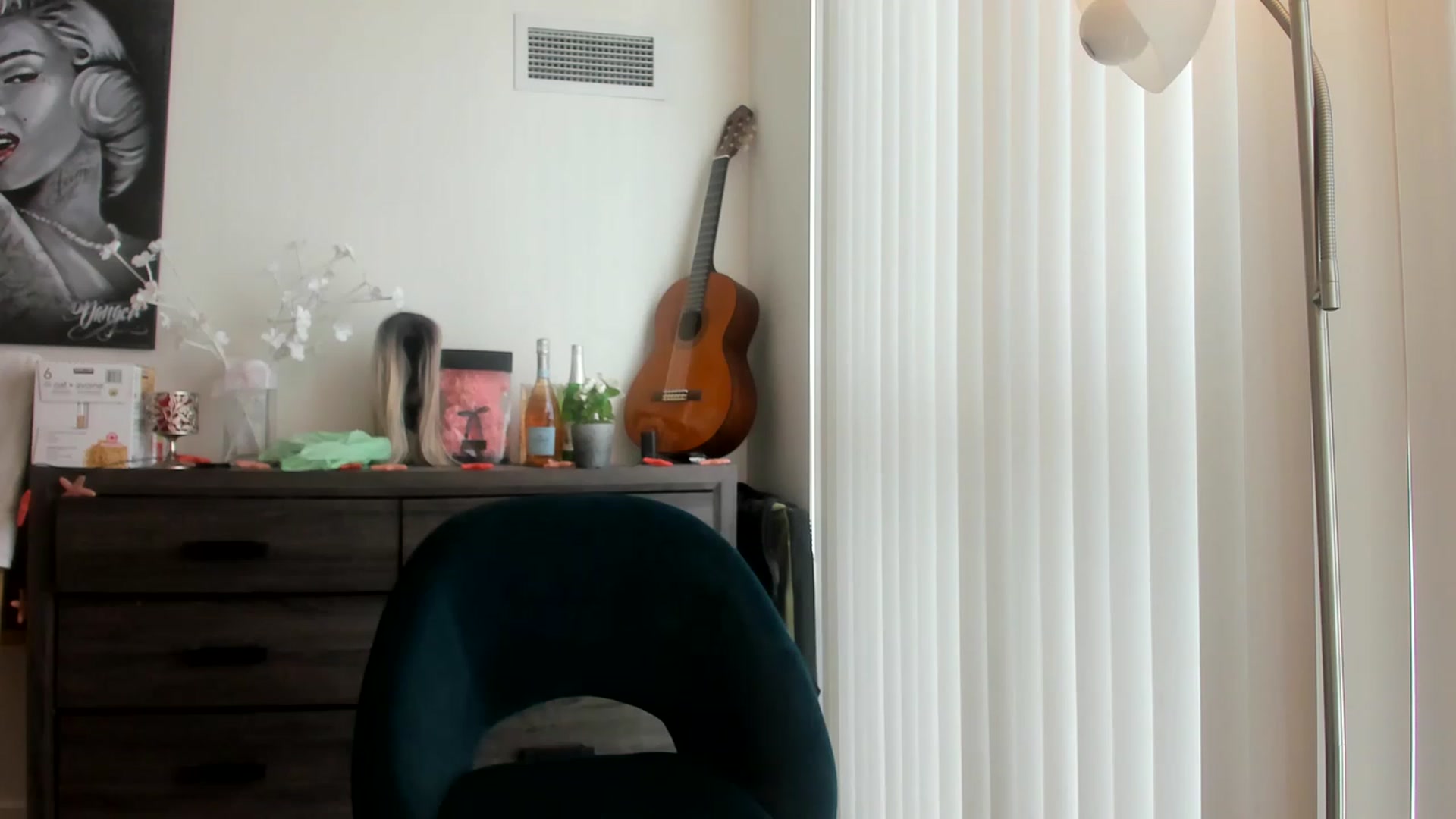 Gallery image thumbnail from DavinaClairee's myfreecams stream on, 02/26/2023, 18:49 image 2 of 20