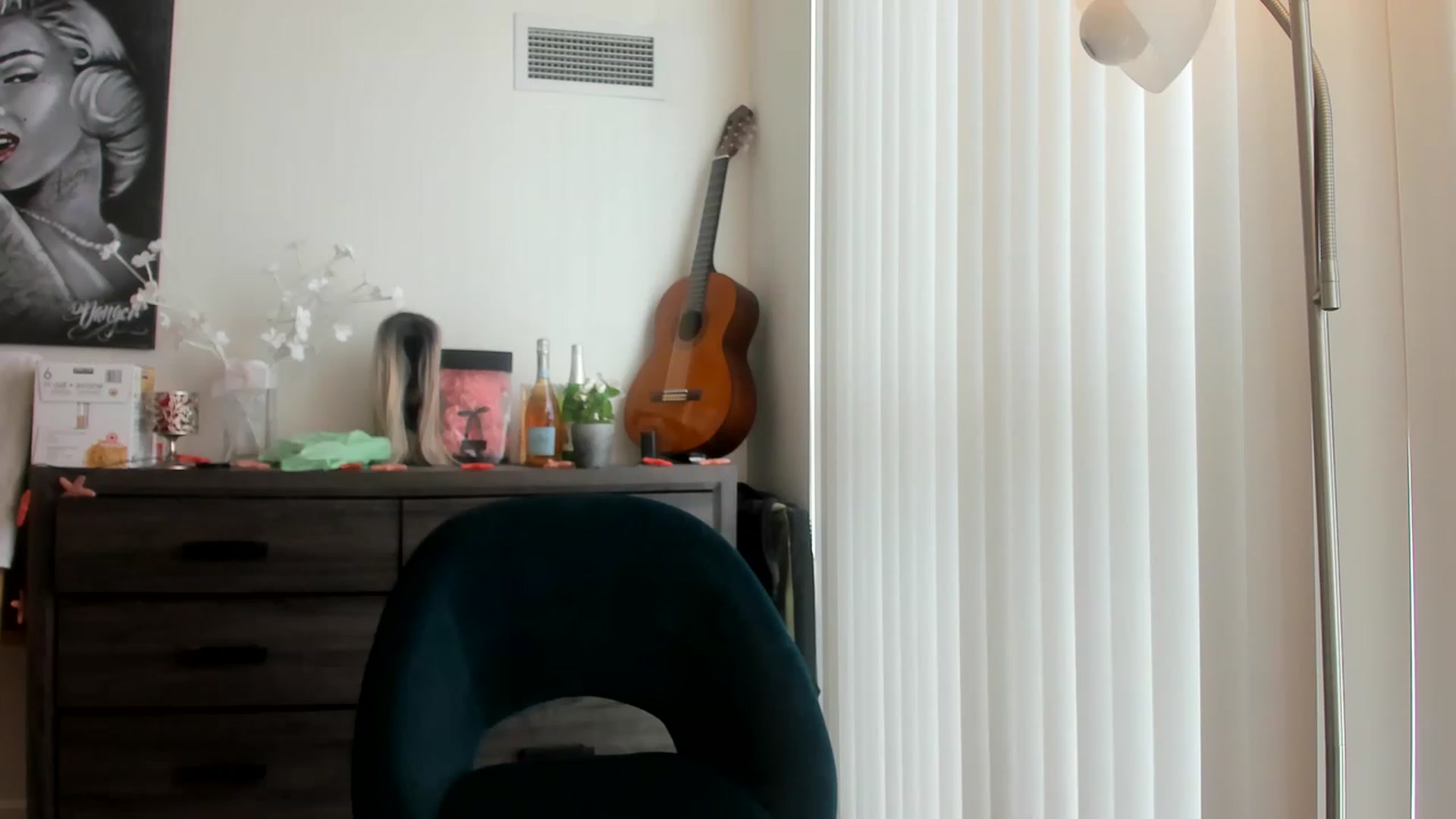 Gallery image thumbnail from DavinaClairee's myfreecams stream on, 02/26/2023, 18:49 image 3 of 20
