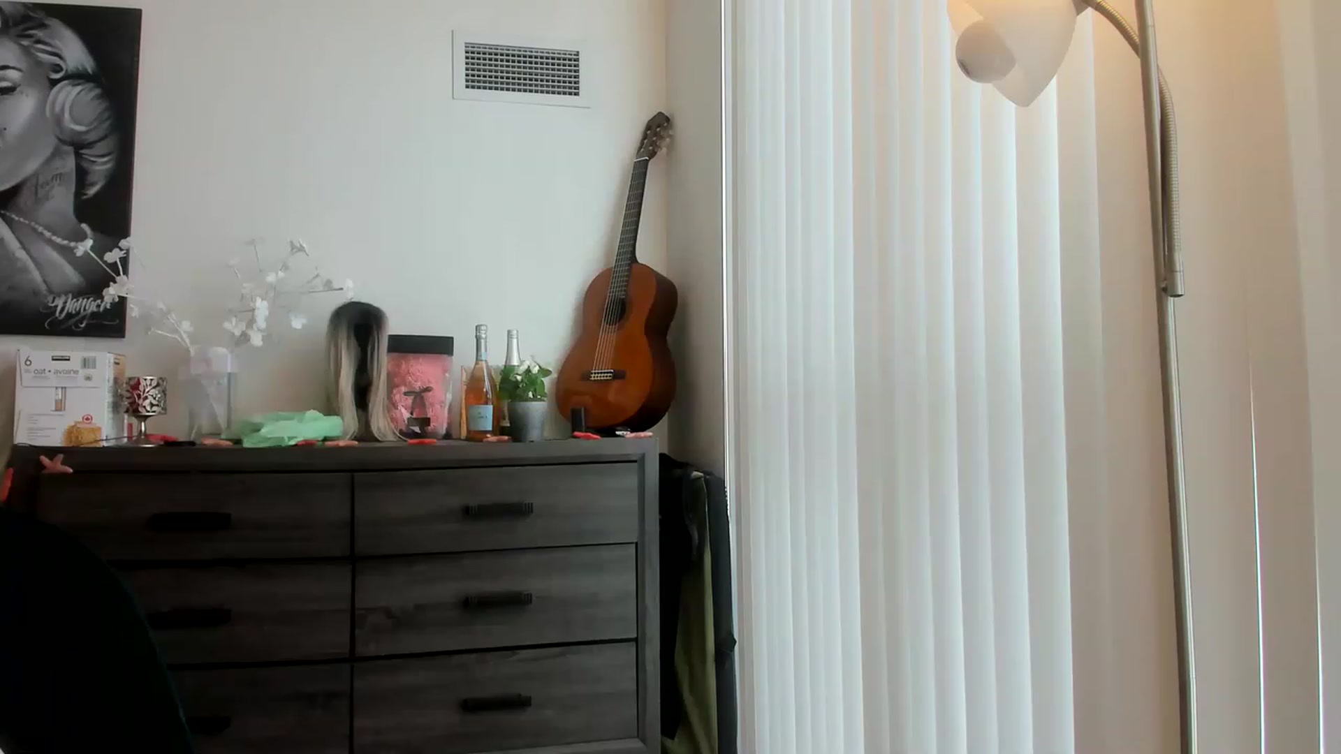 Gallery image thumbnail from DavinaClairee's myfreecams stream on, 02/28/2023, 16:37 image 19 of 20