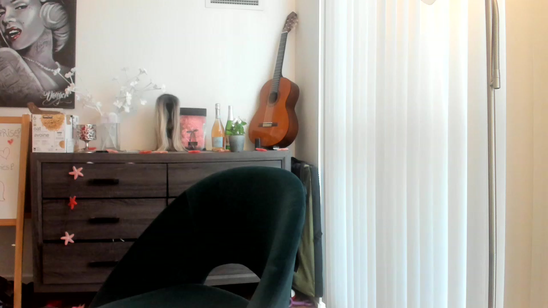 Gallery image thumbnail from DavinaClairee's myfreecams stream on, 03/12/2023, 16:08 image 15 of 20