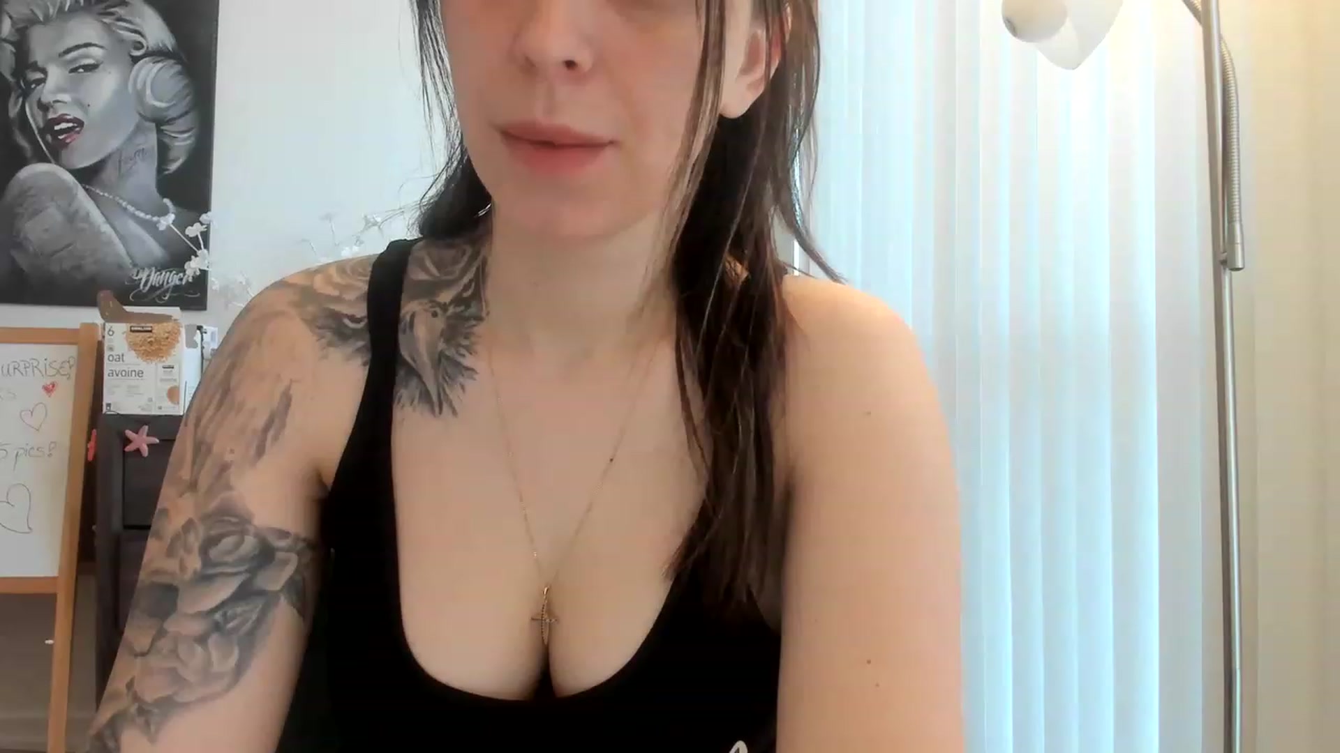 Gallery image thumbnail from DavinaClairee's myfreecams stream on, 03/18/2023, 16:03 image 17 of 20