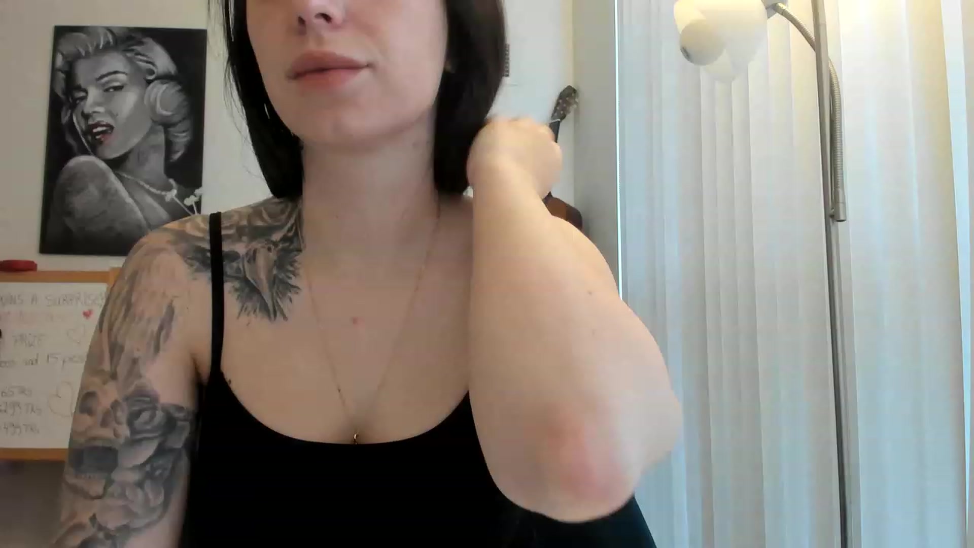 Gallery image thumbnail from DavinaClairee's myfreecams stream on, 03/27/2023, 15:43 image 11 of 20