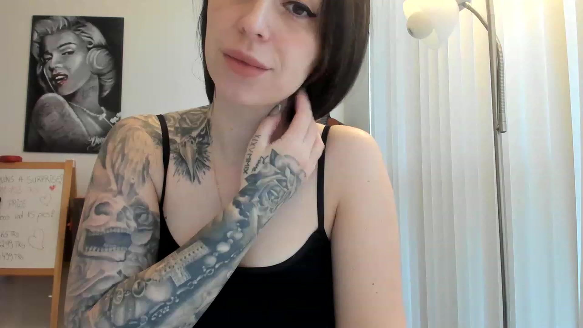 Gallery image thumbnail from DavinaClairee's myfreecams stream on, 03/27/2023, 15:43 image 10 of 20