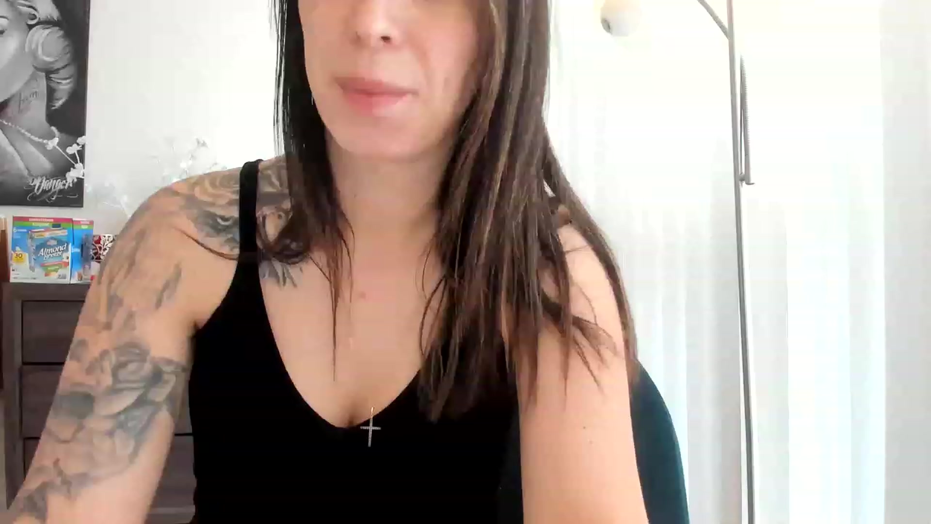 Gallery image thumbnail from DavinaClairee's myfreecams stream on, 04/01/2023, 18:17 image 13 of 20