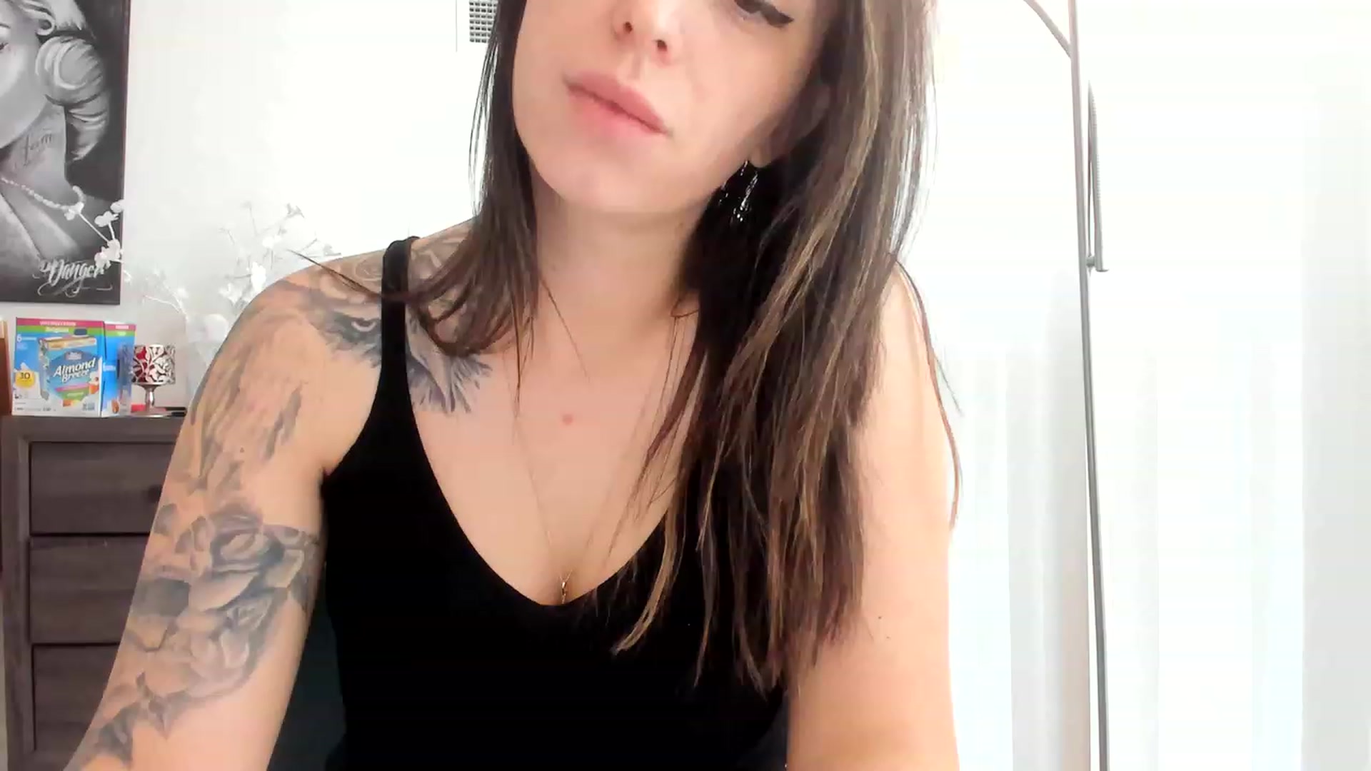 Gallery image thumbnail from DavinaClairee's myfreecams stream on, 04/01/2023, 18:17 image 16 of 20