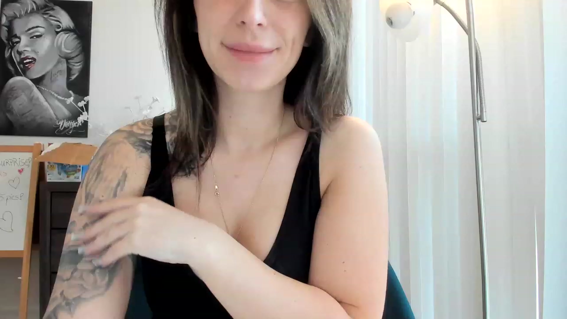 Gallery image thumbnail from DavinaClairee's myfreecams stream on, 04/06/2023, 16:34 image 16 of 20