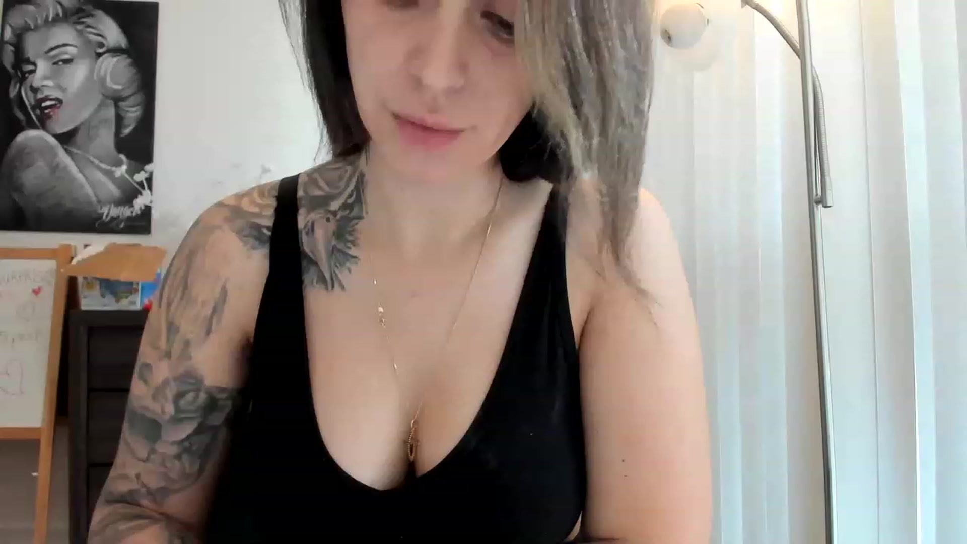 Gallery image thumbnail from DavinaClairee's myfreecams stream on, 04/06/2023, 16:34 image 14 of 20