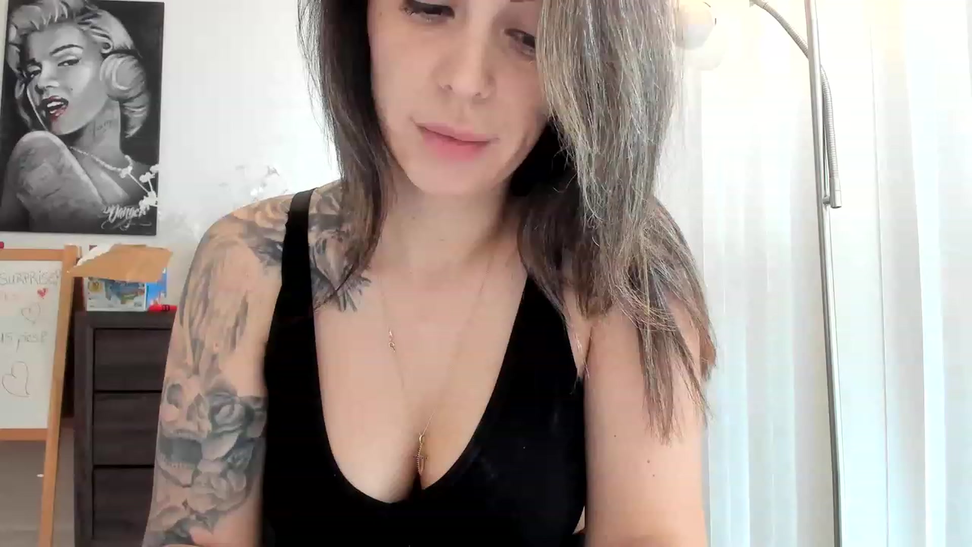 Gallery image thumbnail from DavinaClairee's myfreecams stream on, 04/06/2023, 16:34 image 7 of 20