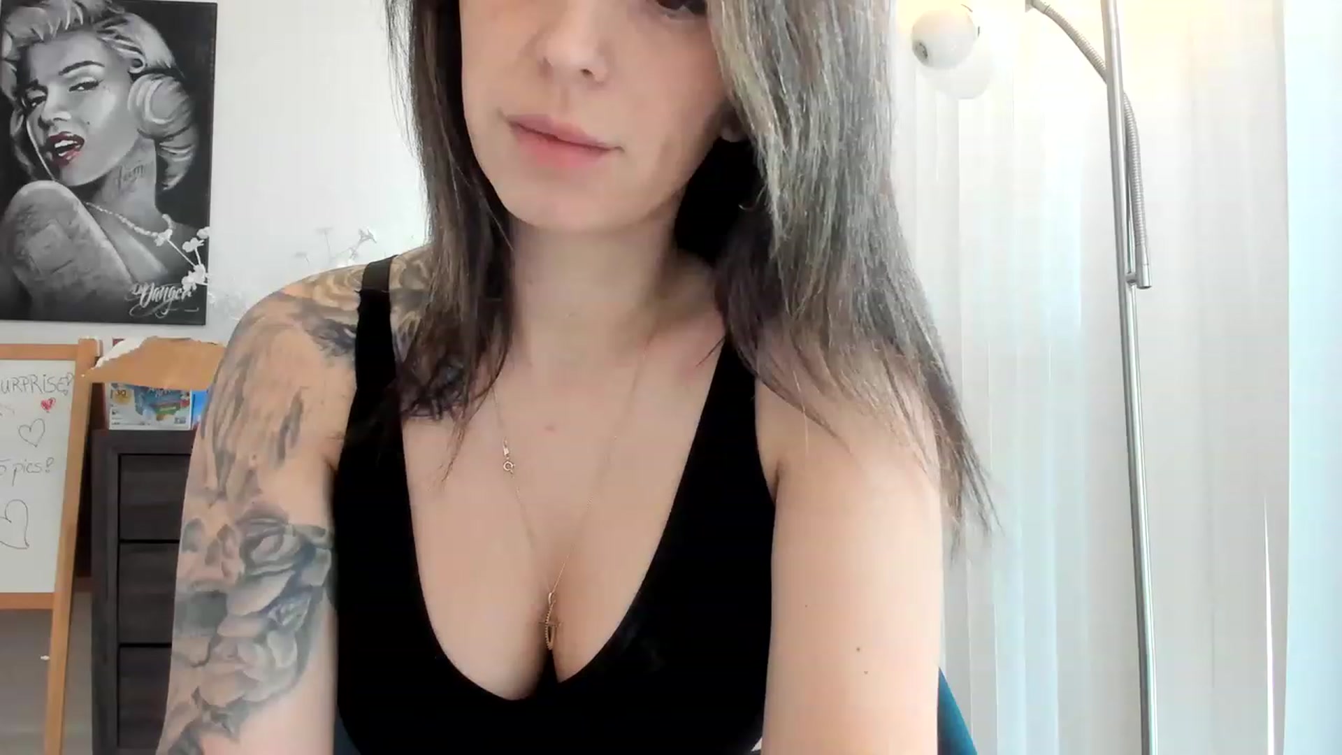 Gallery image thumbnail from DavinaClairee's myfreecams stream on, 04/06/2023, 16:34 image 17 of 20