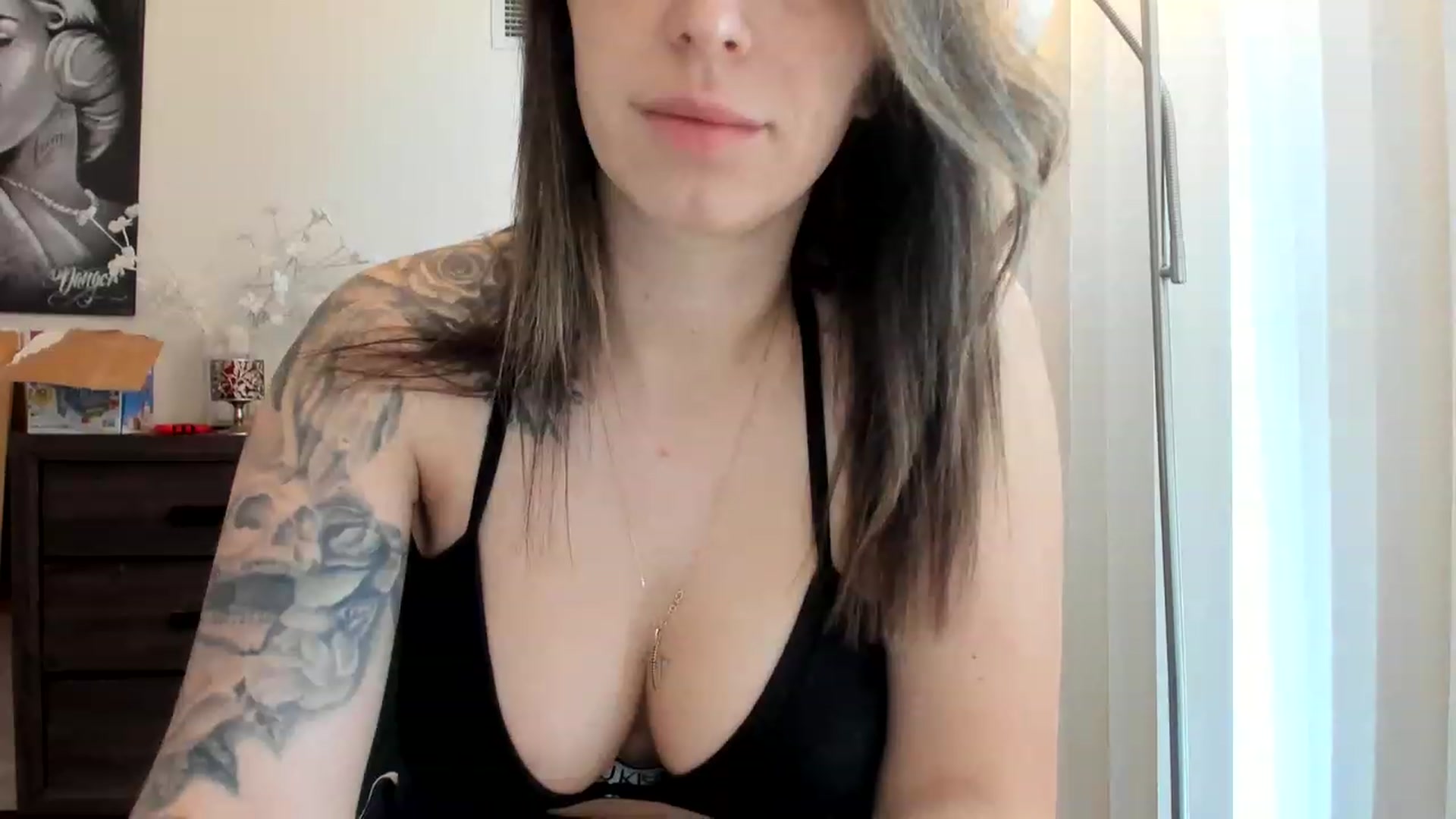 Gallery image thumbnail from DavinaClairee's myfreecams stream on, 04/07/2023, 15:23 image 16 of 20