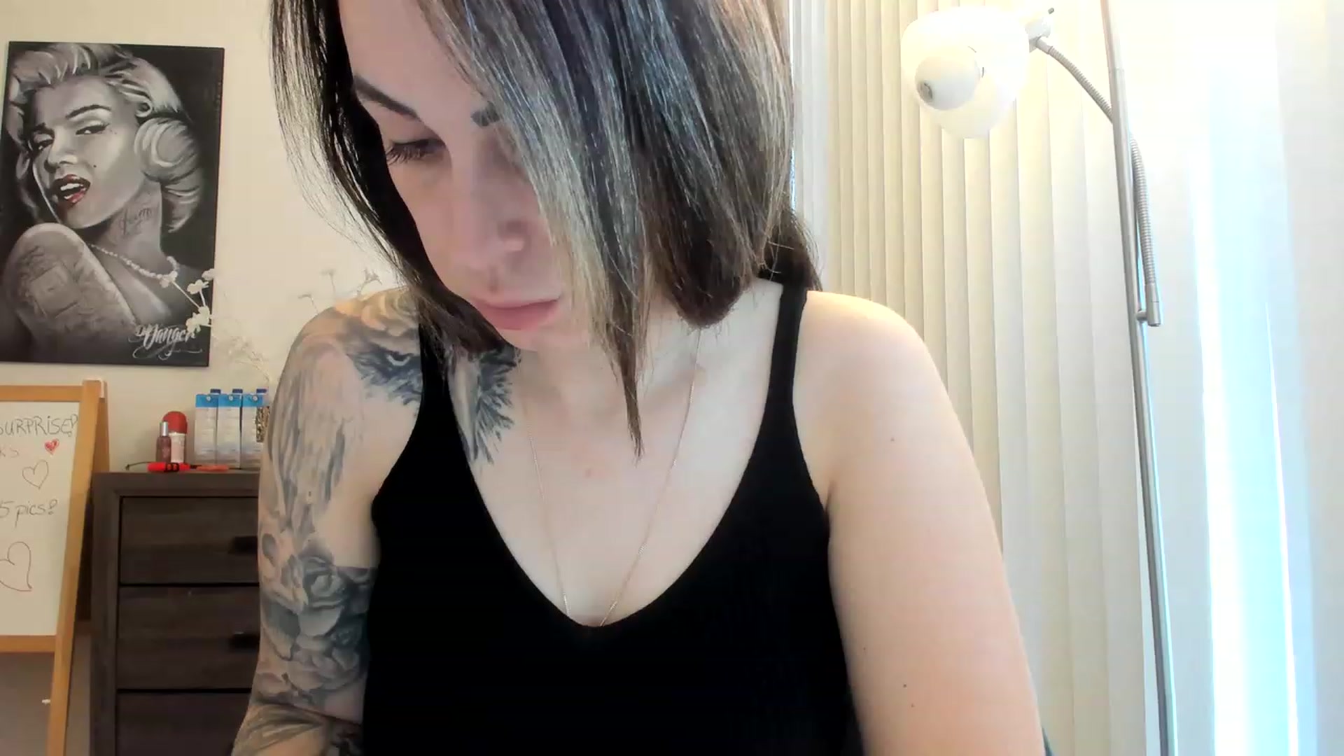 Gallery image thumbnail from DavinaClairee's myfreecams stream on, 04/13/2023, 14:53 image 8 of 20