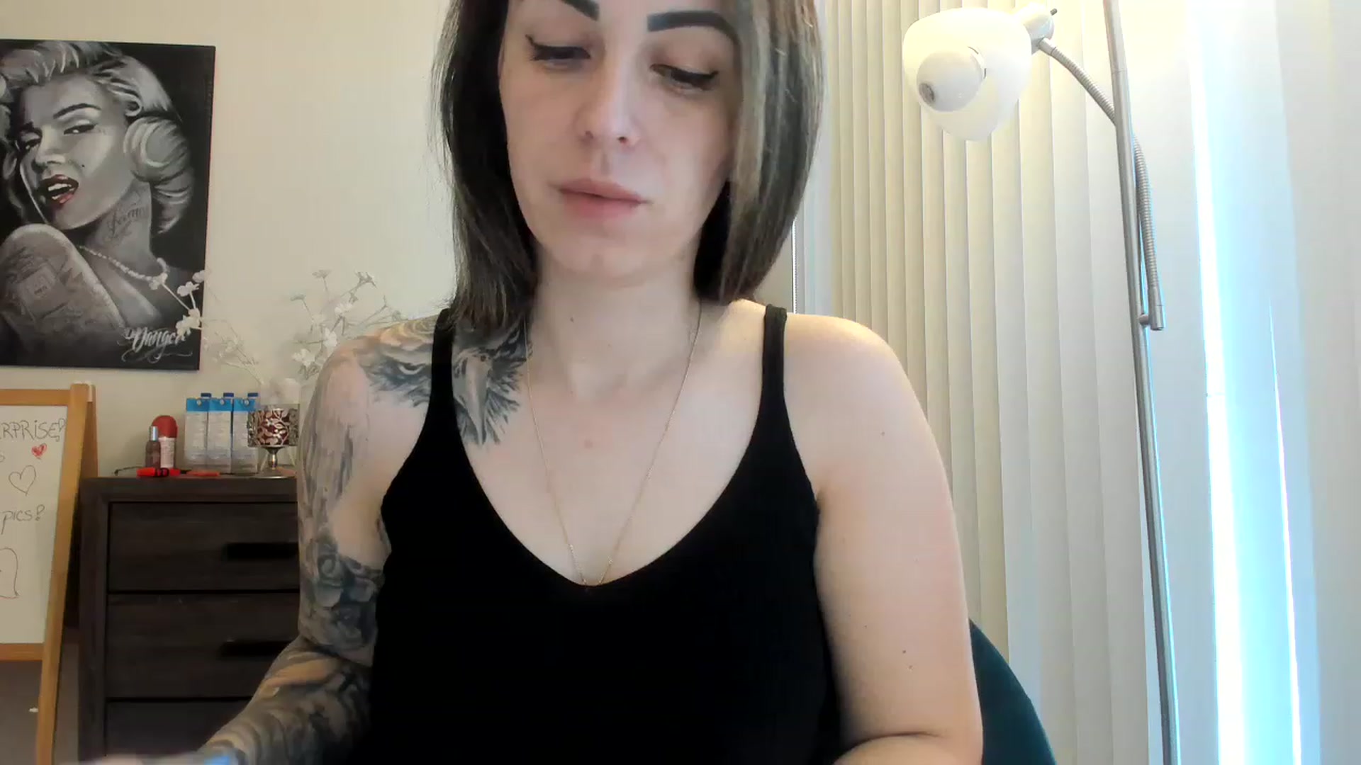 Gallery image thumbnail from DavinaClairee's myfreecams stream on, 04/13/2023, 14:53 image 15 of 20
