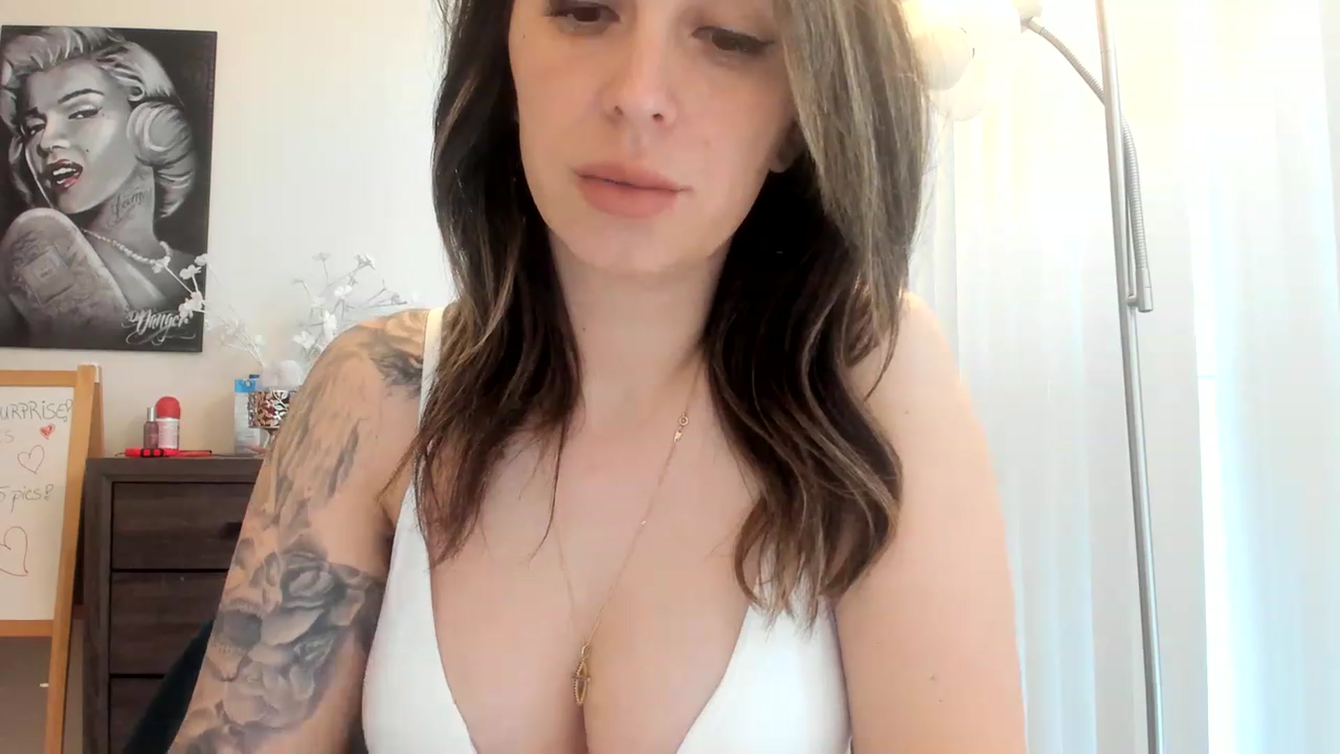 Gallery image thumbnail from DavinaClairee's myfreecams stream on, 04/17/2023, 18:22 image 9 of 20