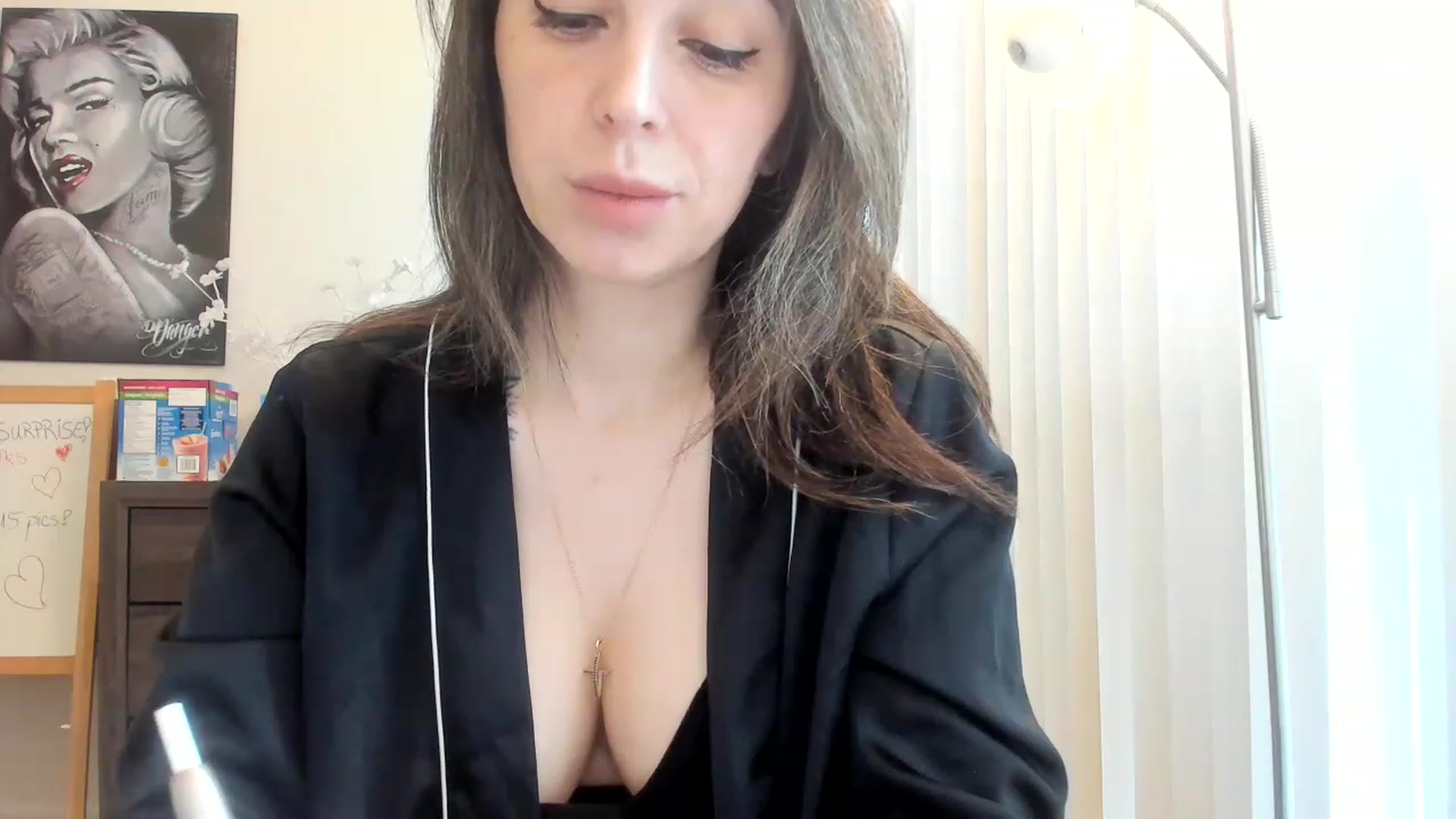 Gallery image thumbnail from DavinaClairee's myfreecams stream on, 04/18/2023, 15:06 image 15 of 20