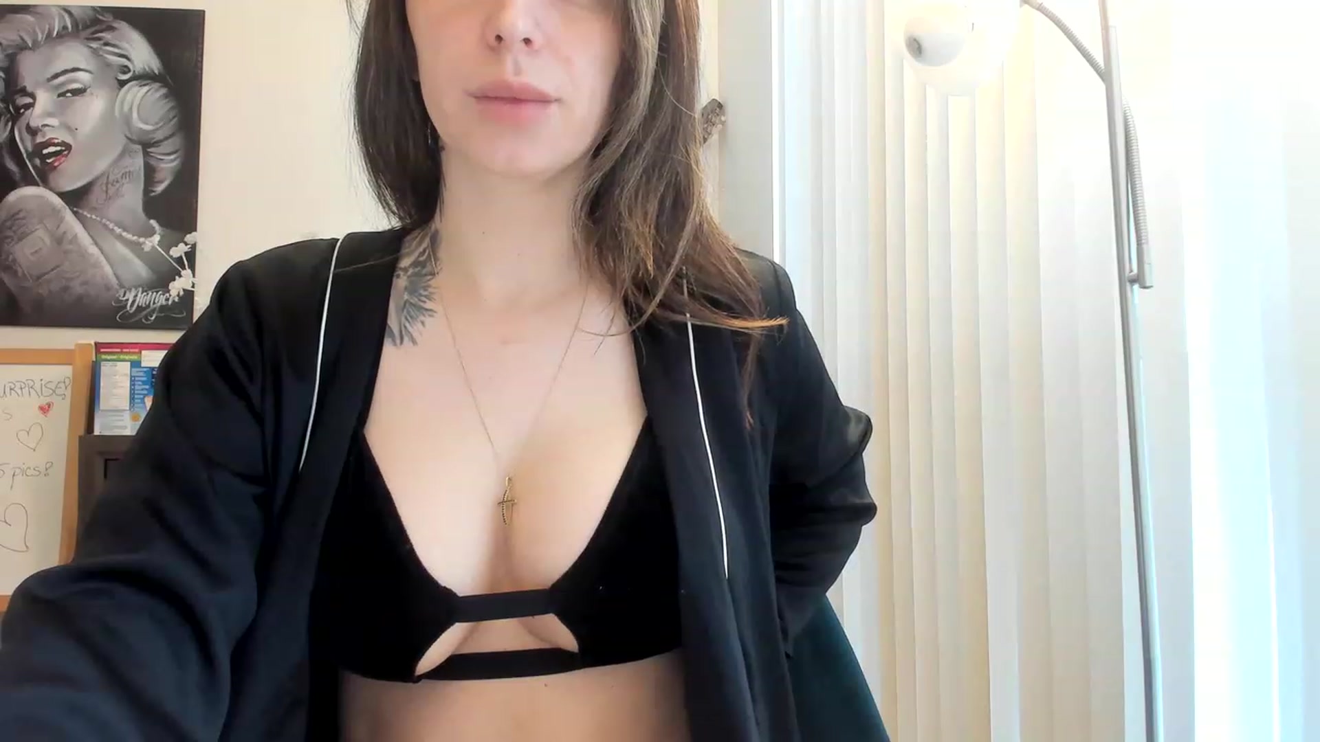 Gallery image thumbnail from DavinaClairee's myfreecams stream on, 04/18/2023, 15:58 image 4 of 20