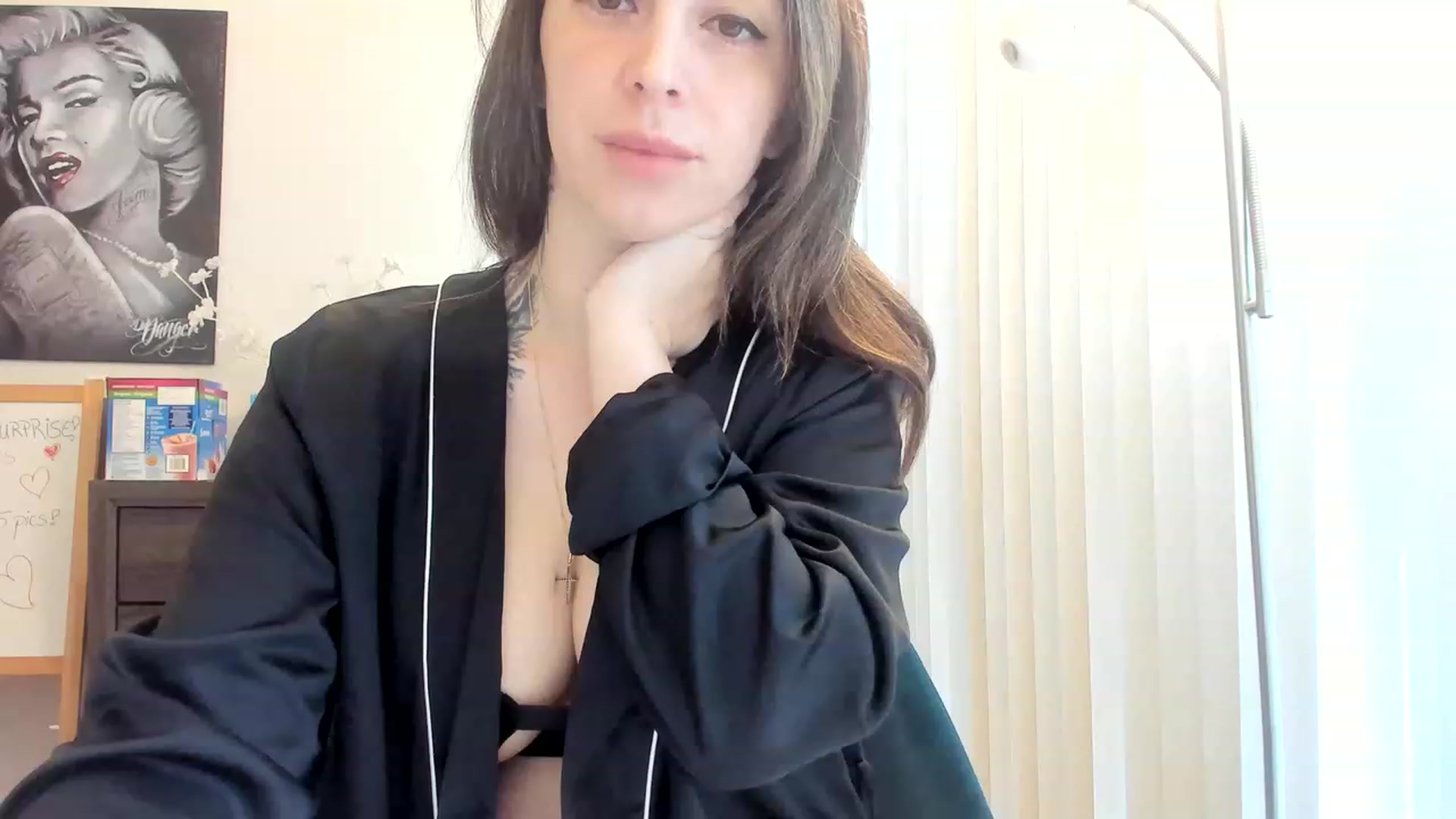 Gallery image thumbnail from DavinaClairee's myfreecams stream on, 04/18/2023, 15:58 image 1 of 20