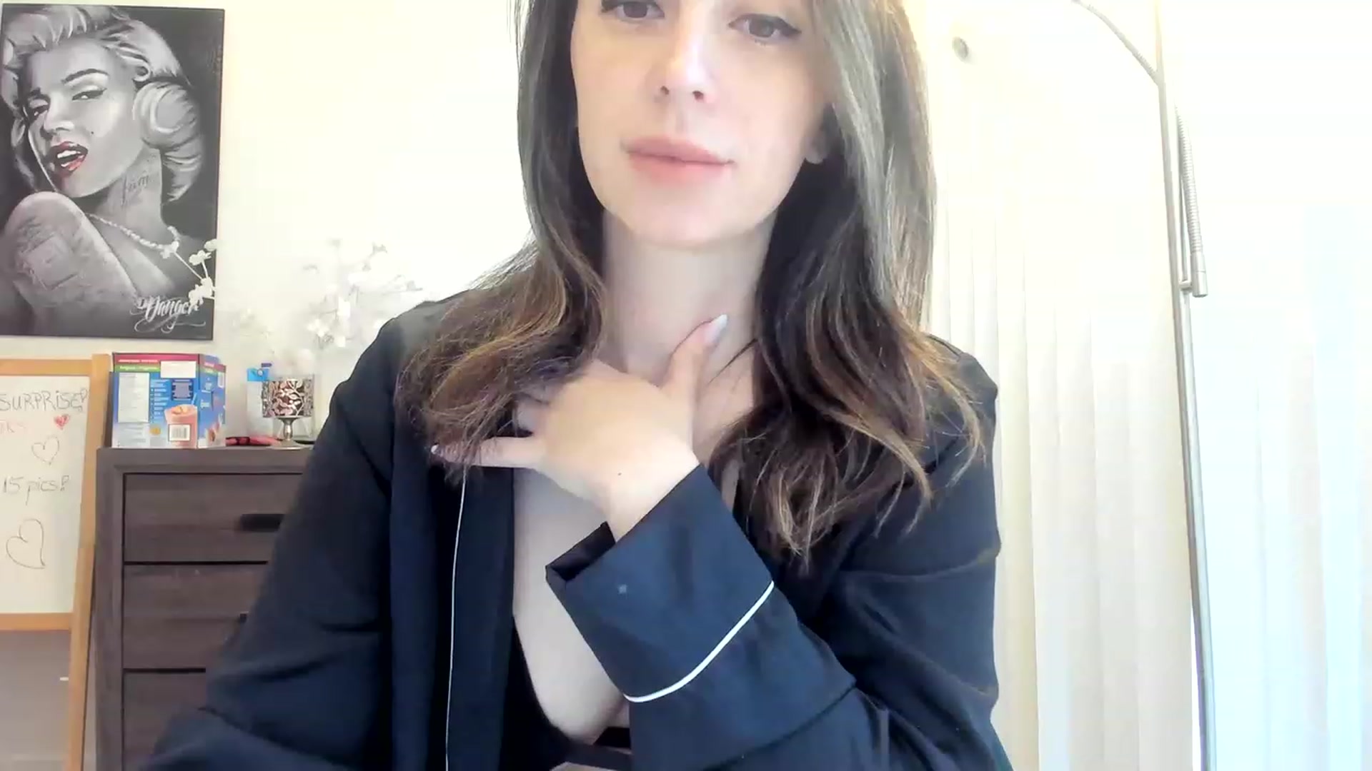 Gallery image thumbnail from DavinaClairee's myfreecams stream on, 04/18/2023, 18:25 image 13 of 20
