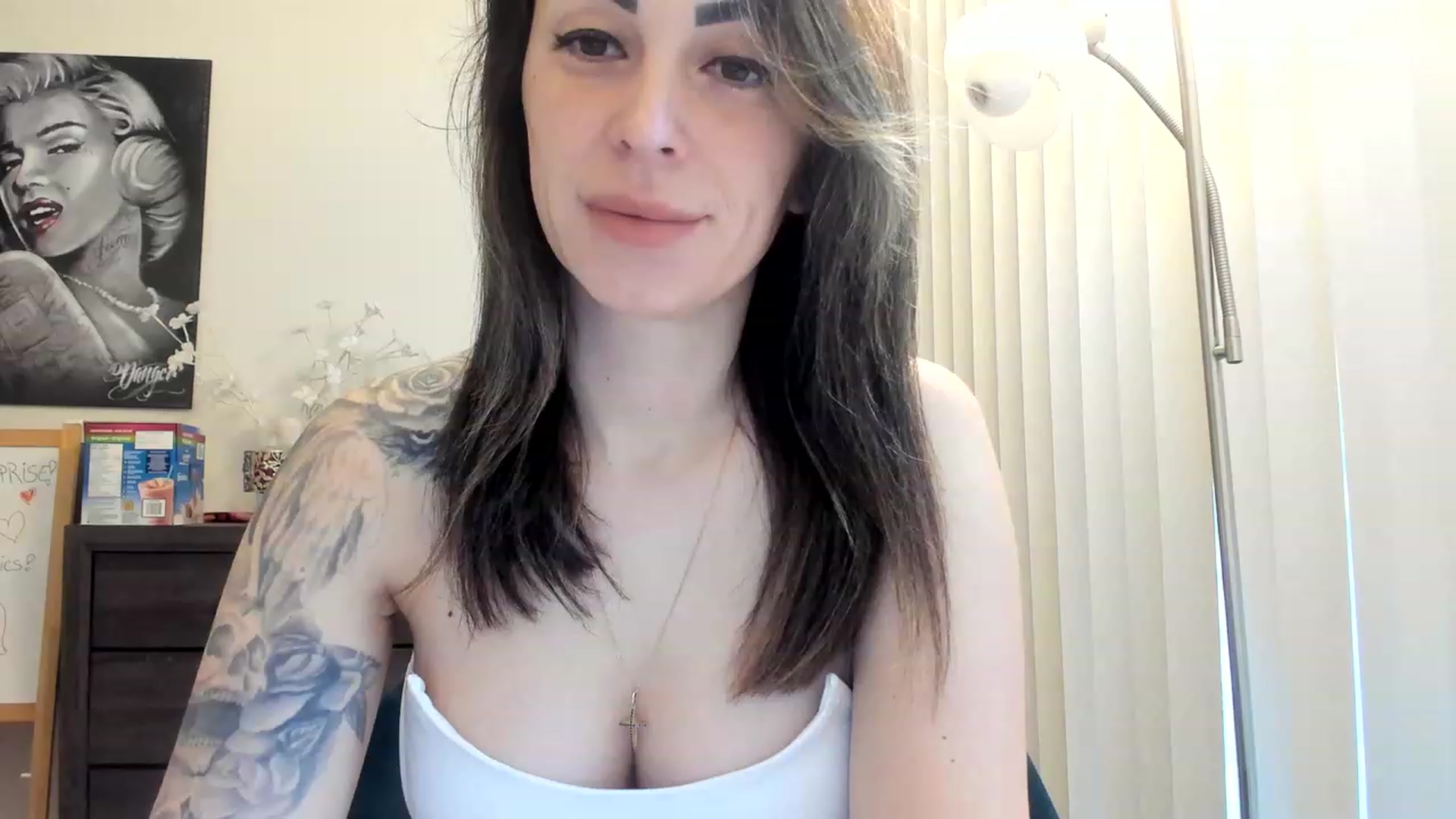 Gallery image thumbnail from DavinaClairee's myfreecams stream on, 04/22/2023, 14:49 image 1 of 20