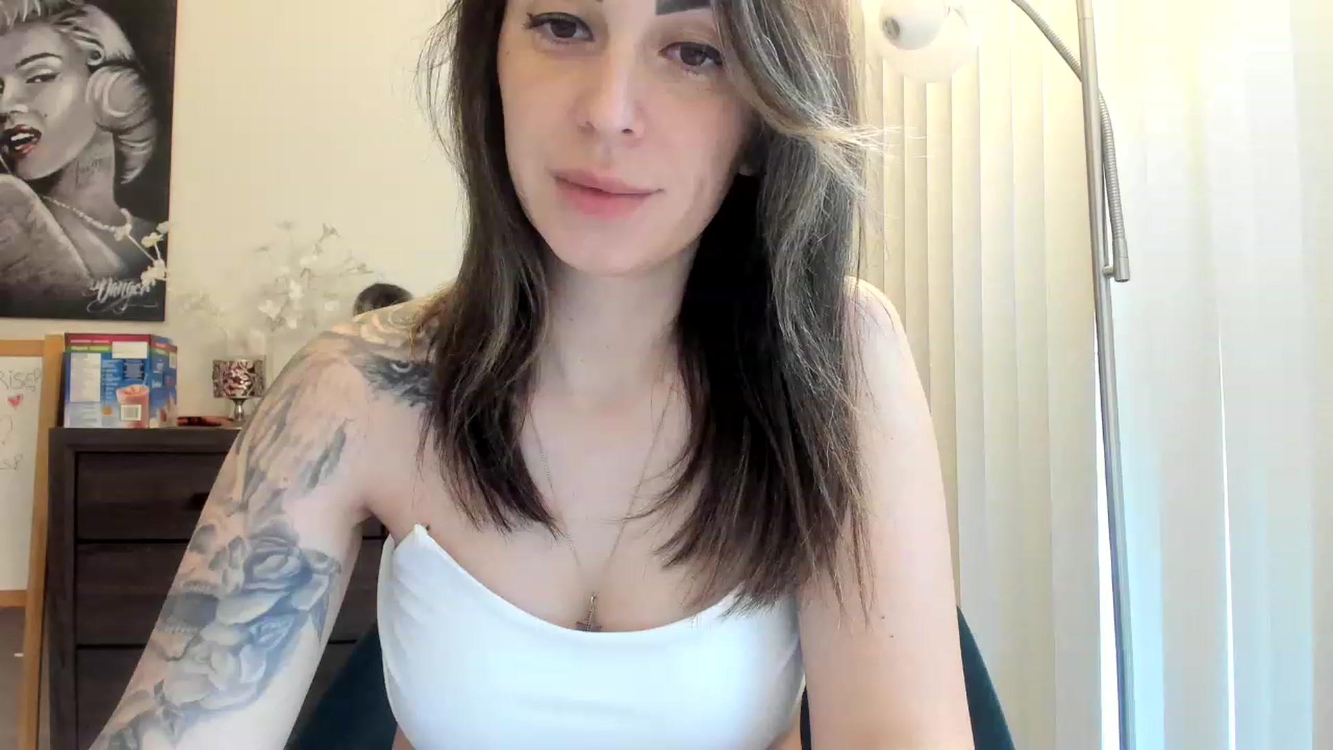Gallery image thumbnail from DavinaClairee's myfreecams stream on, 04/22/2023, 17:29 image 2 of 20