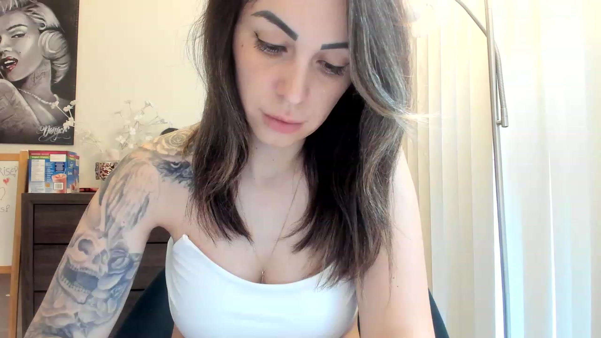 Gallery image thumbnail from DavinaClairee's myfreecams stream on, 04/22/2023, 17:29 image 1 of 20