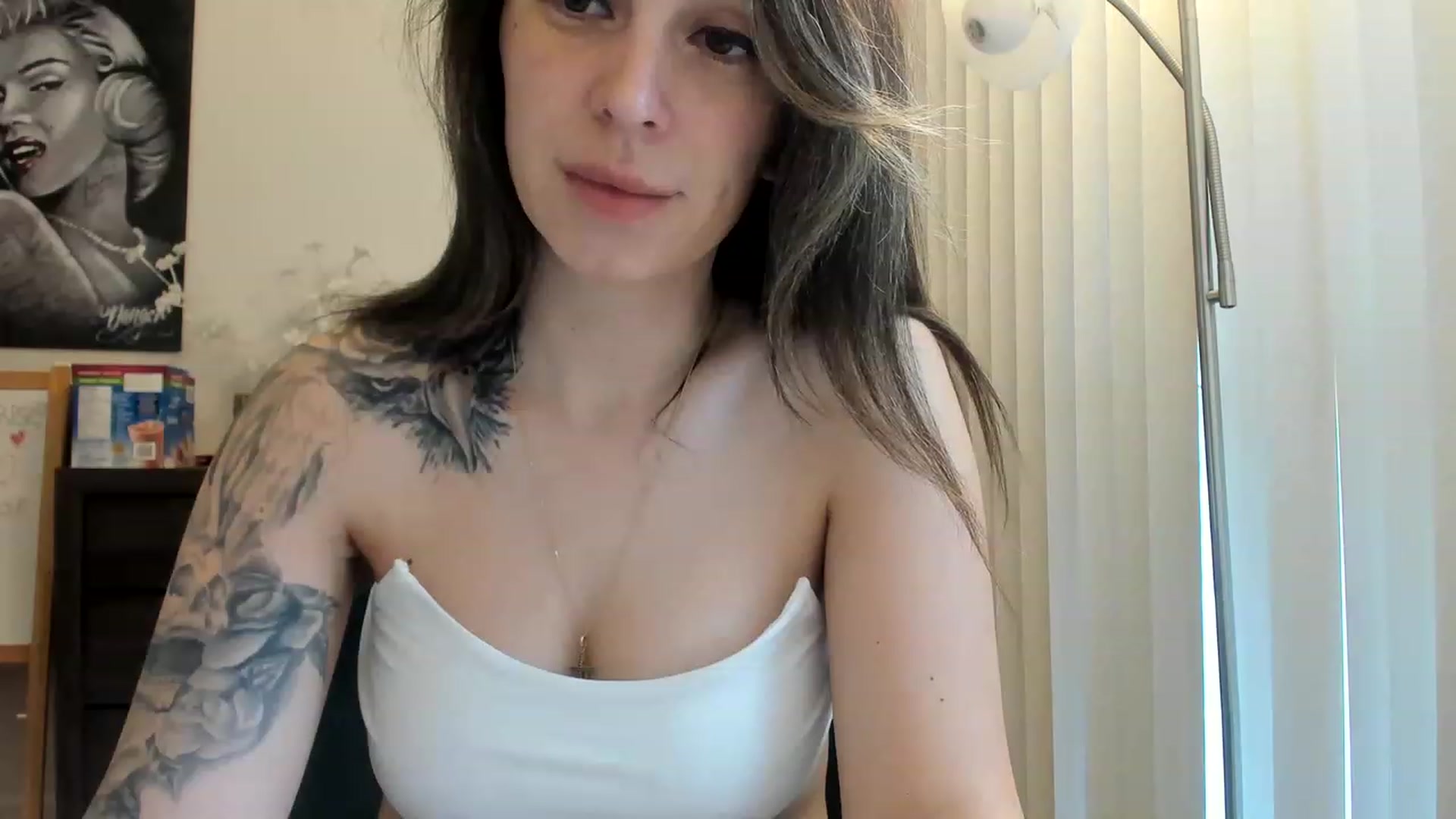 Gallery image thumbnail from DavinaClairee's myfreecams stream on, 04/22/2023, 17:29 image 5 of 20