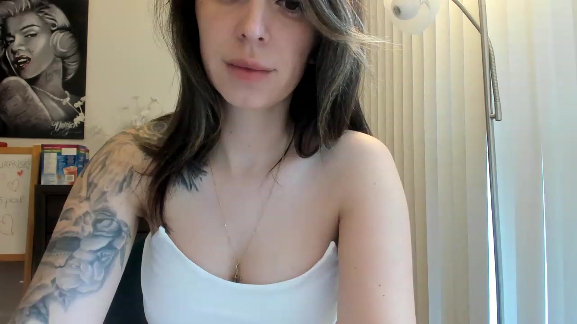 Gallery image thumbnail from DavinaClairee's myfreecams stream on, 04/22/2023, 17:29 image 14 of 20
