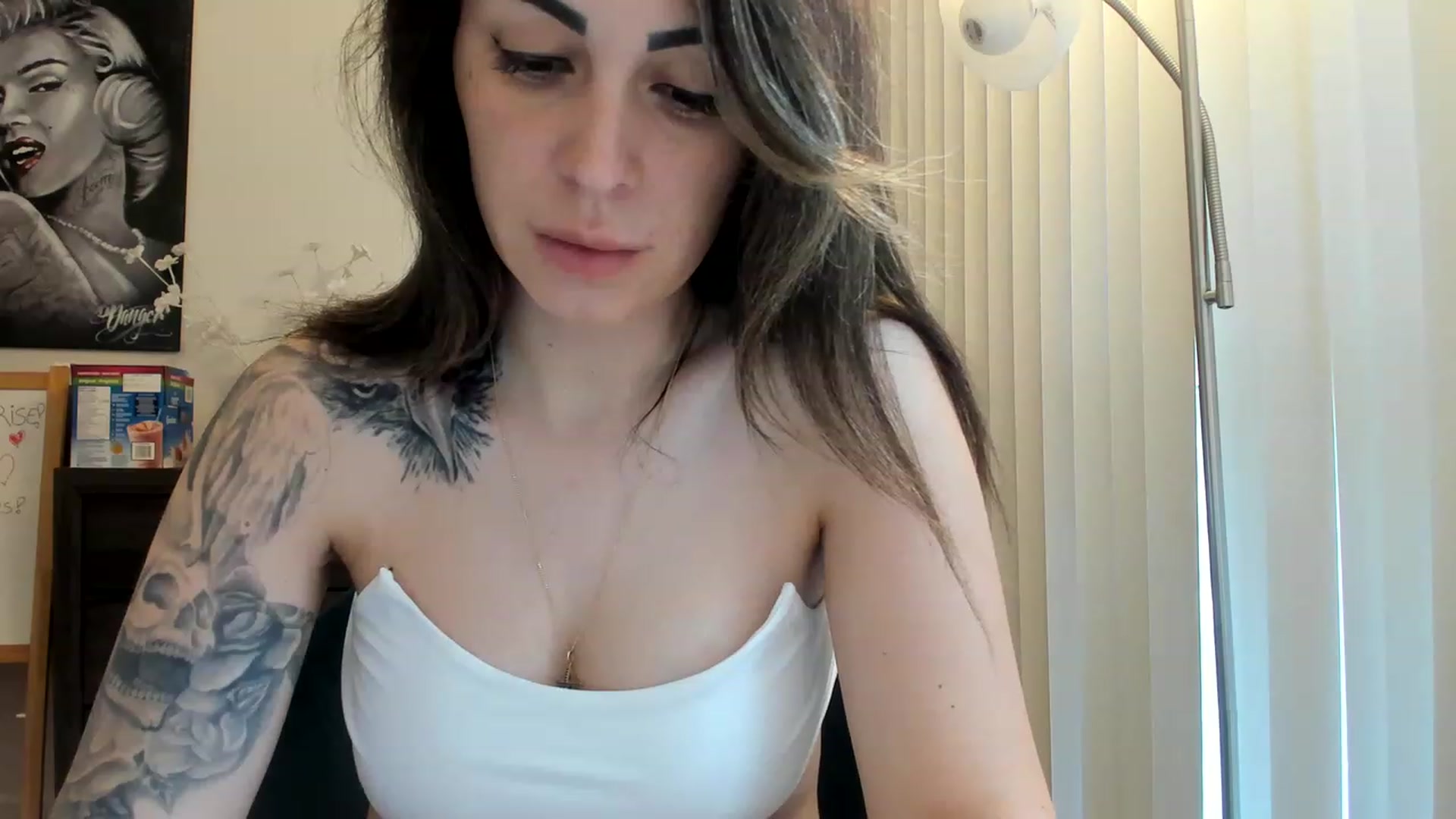Gallery image thumbnail from DavinaClairee's myfreecams stream on, 04/22/2023, 17:29 image 6 of 20