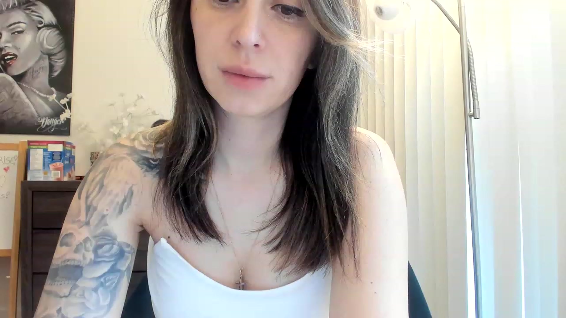 Gallery image thumbnail from DavinaClairee's myfreecams stream on, 04/22/2023, 17:29 image 3 of 20