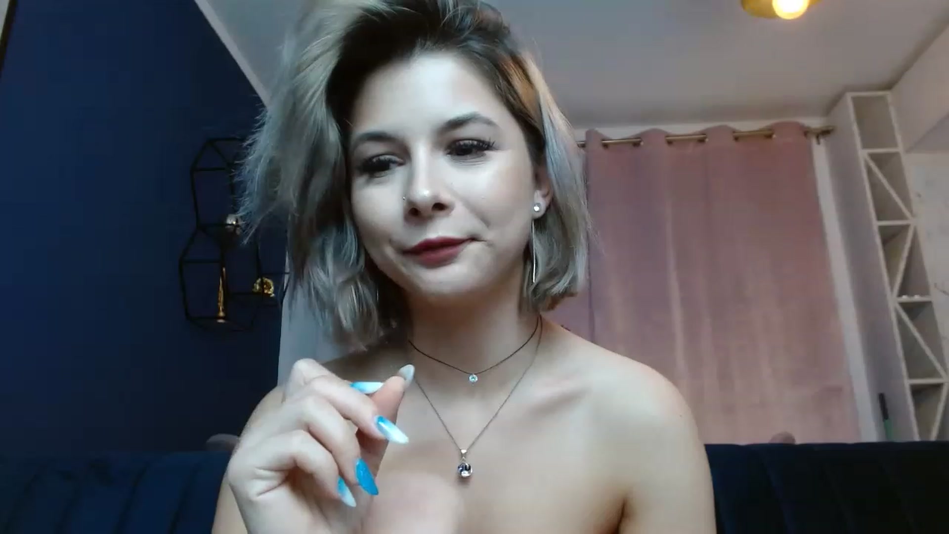 Gallery image thumbnail from DavinaDevine1's myfreecams stream on, 03/29/2023, 22:32 image 18 of 20