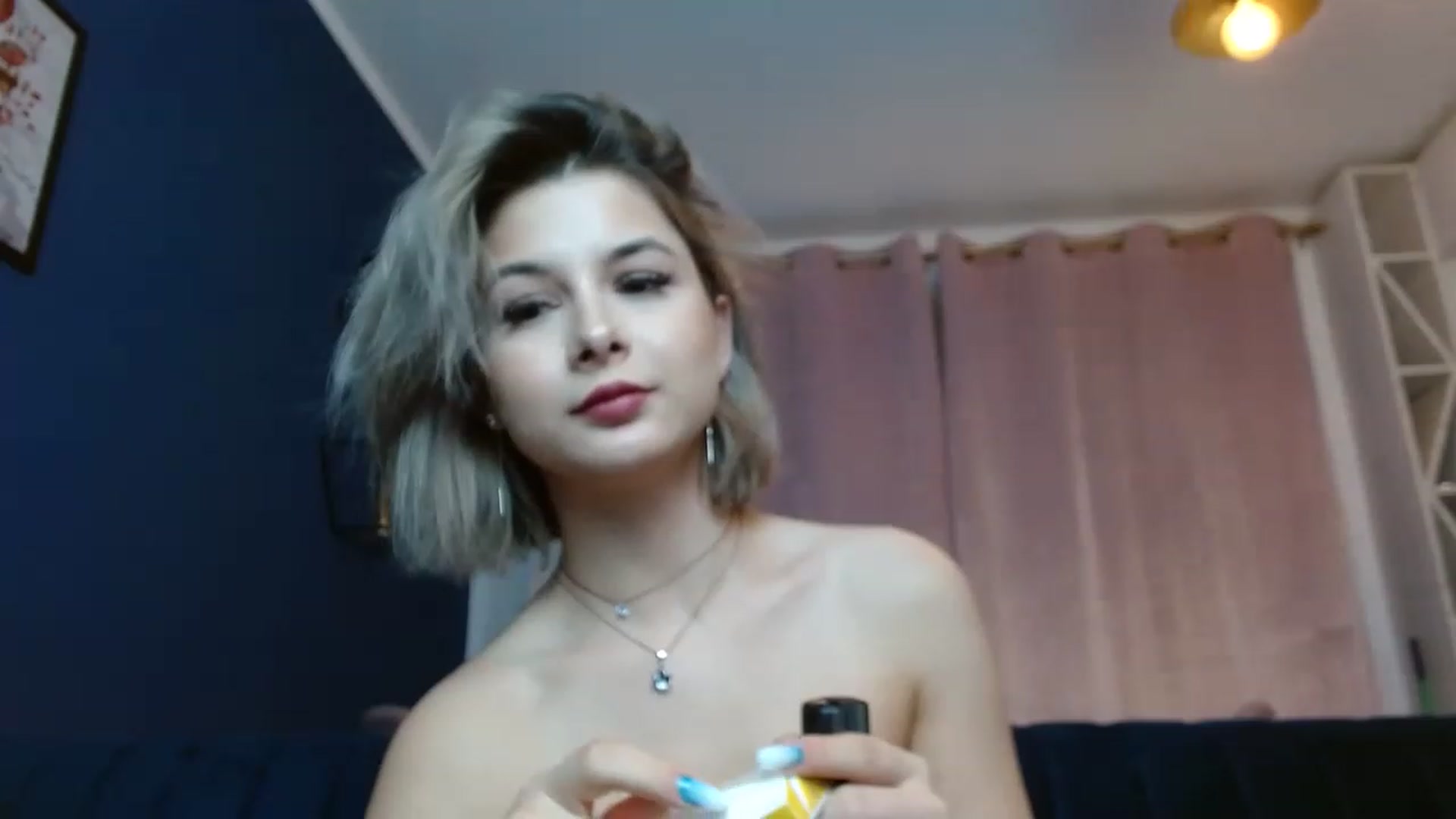Gallery image thumbnail from DavinaDevine1's myfreecams stream on, 03/29/2023, 22:32 image 8 of 20