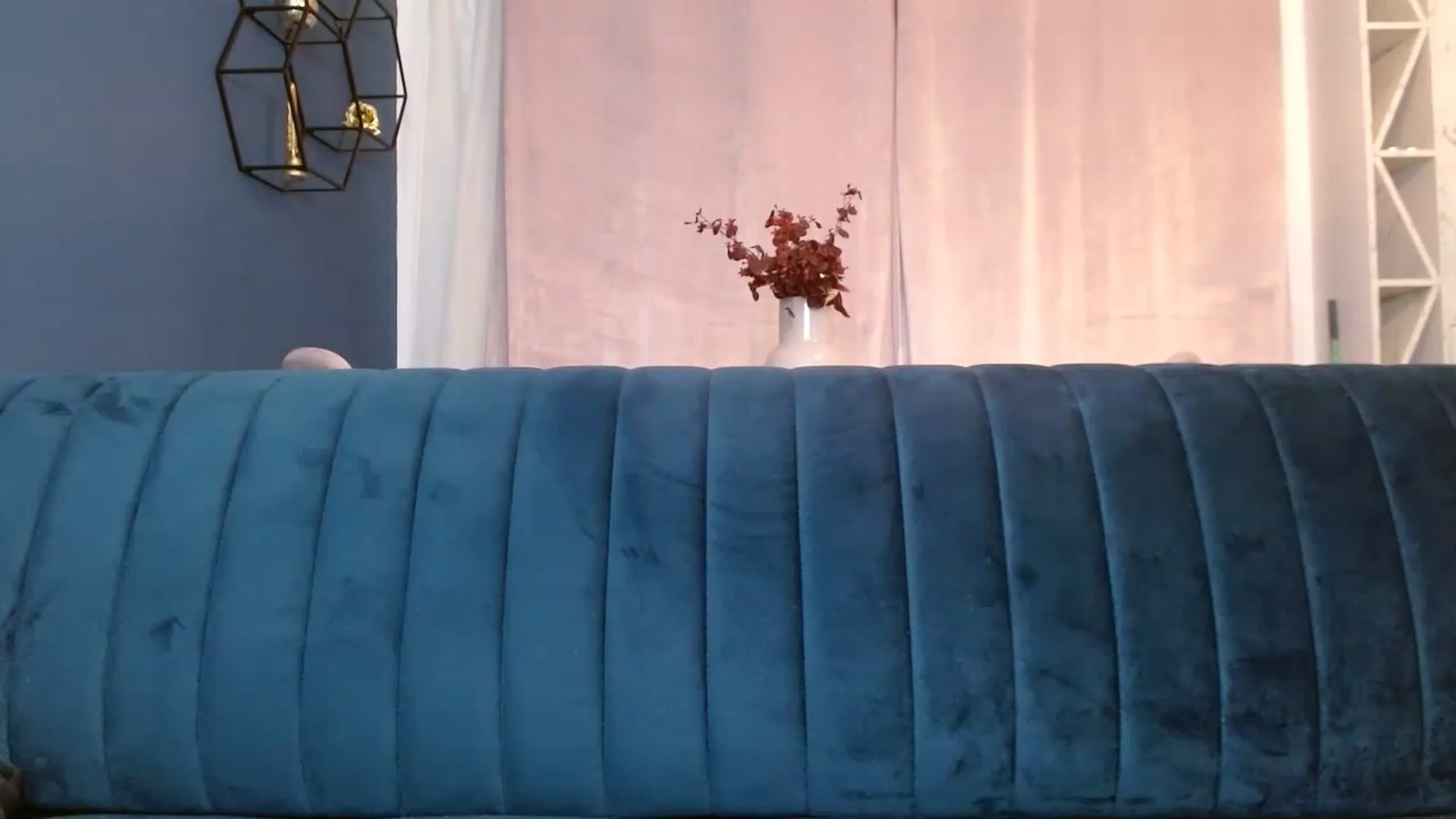 Gallery image thumbnail from DavinaDevine1's myfreecams stream on, 03/30/2023, 24:04 image 15 of 20