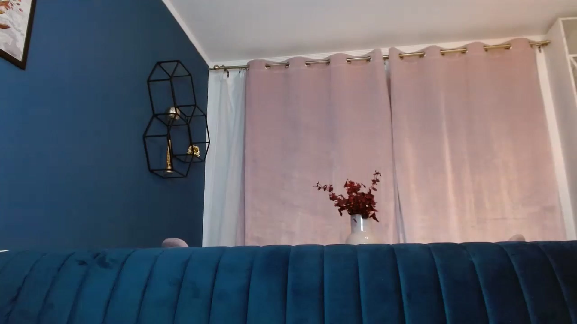Gallery image thumbnail from DavinaDevine1's myfreecams stream on, 03/30/2023, 01:59 image 15 of 20