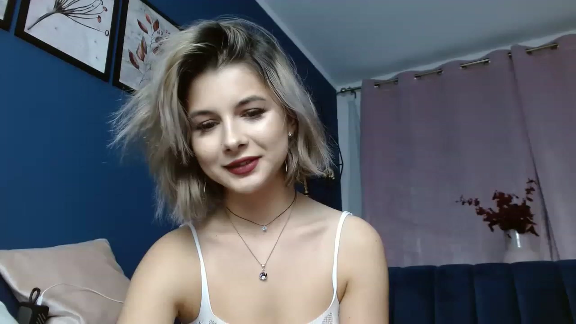 Gallery image thumbnail from DavinaDevine1's myfreecams stream on, 03/30/2023, 21:40 image 4 of 20