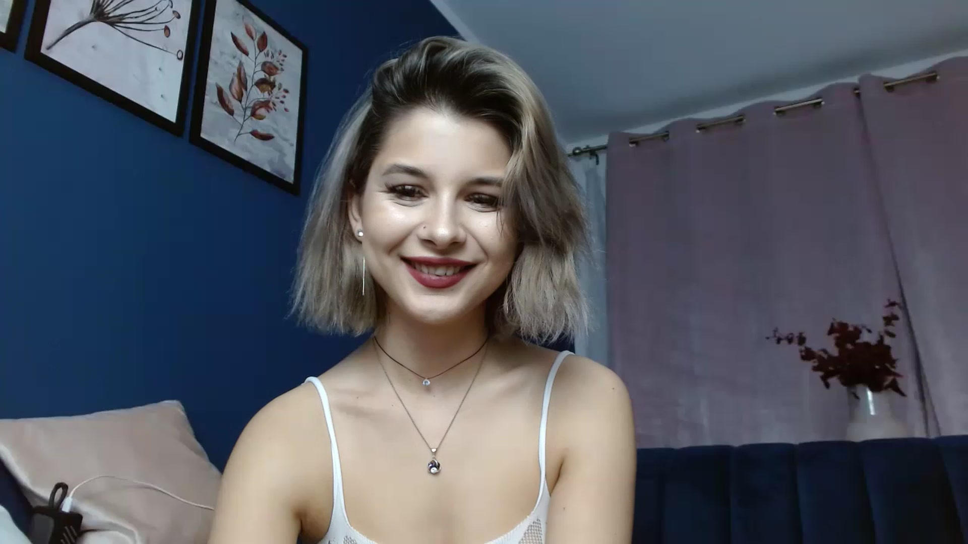 Gallery image thumbnail from DavinaDevine1's myfreecams stream on, 03/30/2023, 21:40 image 2 of 20