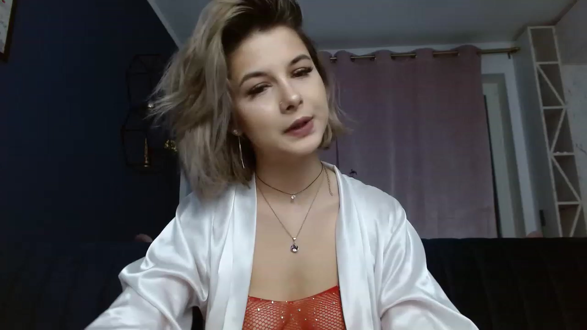 Gallery image thumbnail from DavinaDevine1's myfreecams stream on, 03/31/2023, 20:22 image 12 of 20