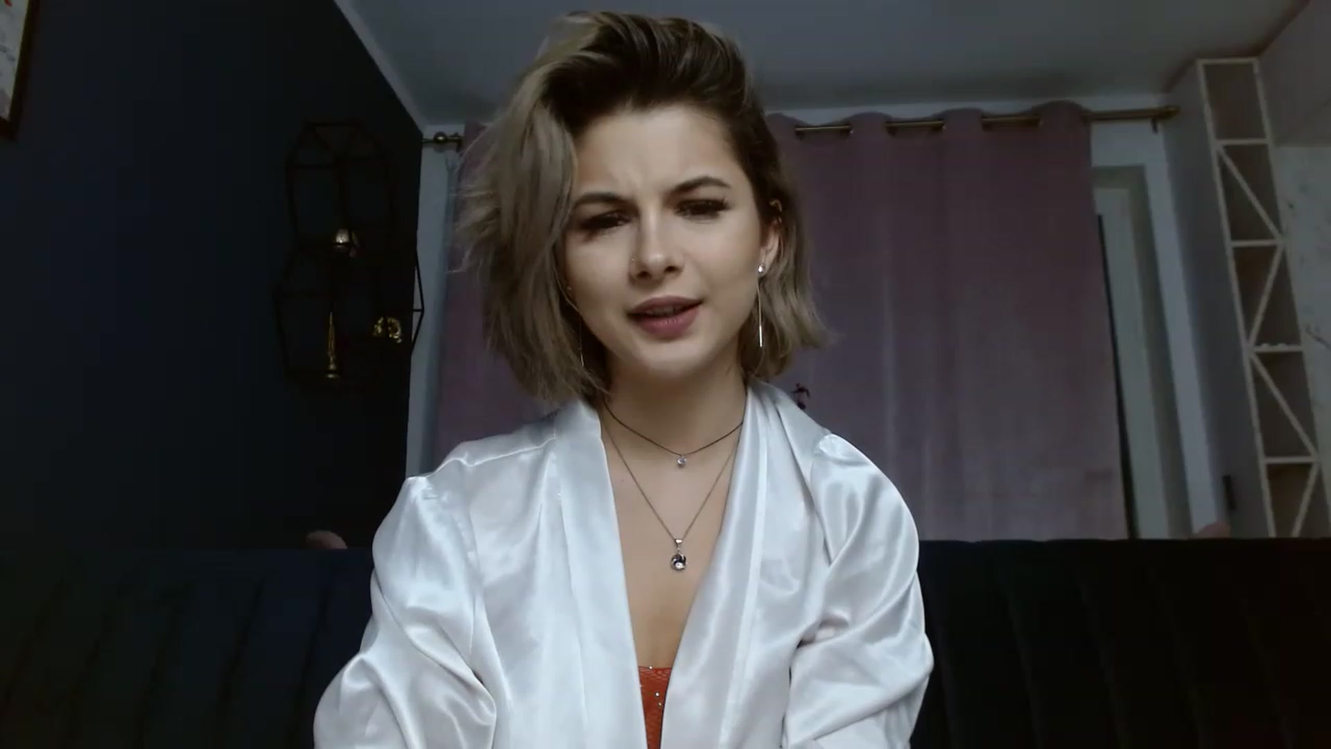 Gallery image thumbnail from DavinaDevine1's myfreecams stream on, 03/31/2023, 20:22 image 10 of 20