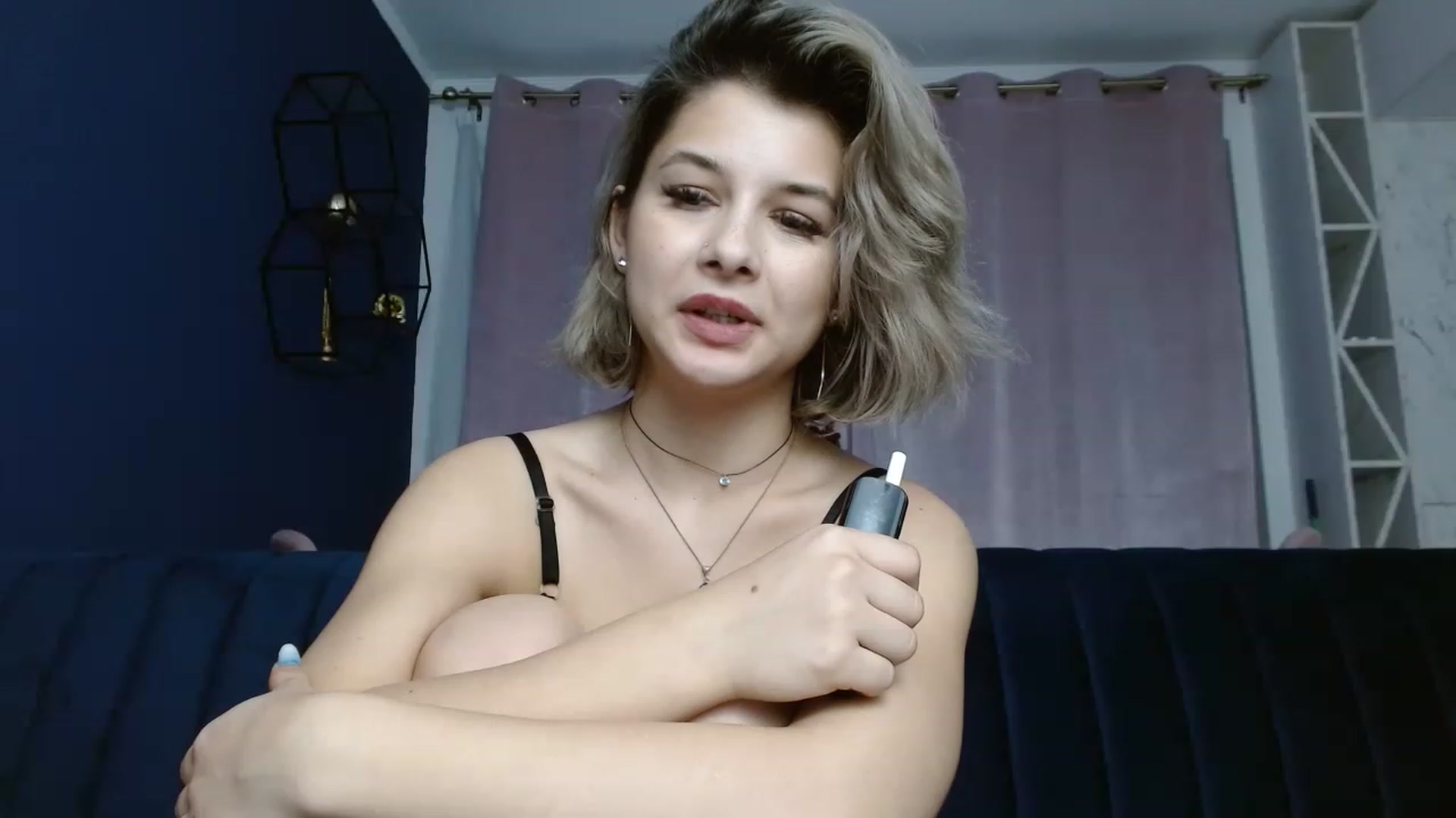 Gallery image thumbnail from DavinaDevine1's myfreecams stream on, 04/03/2023, 03:39 image 8 of 20