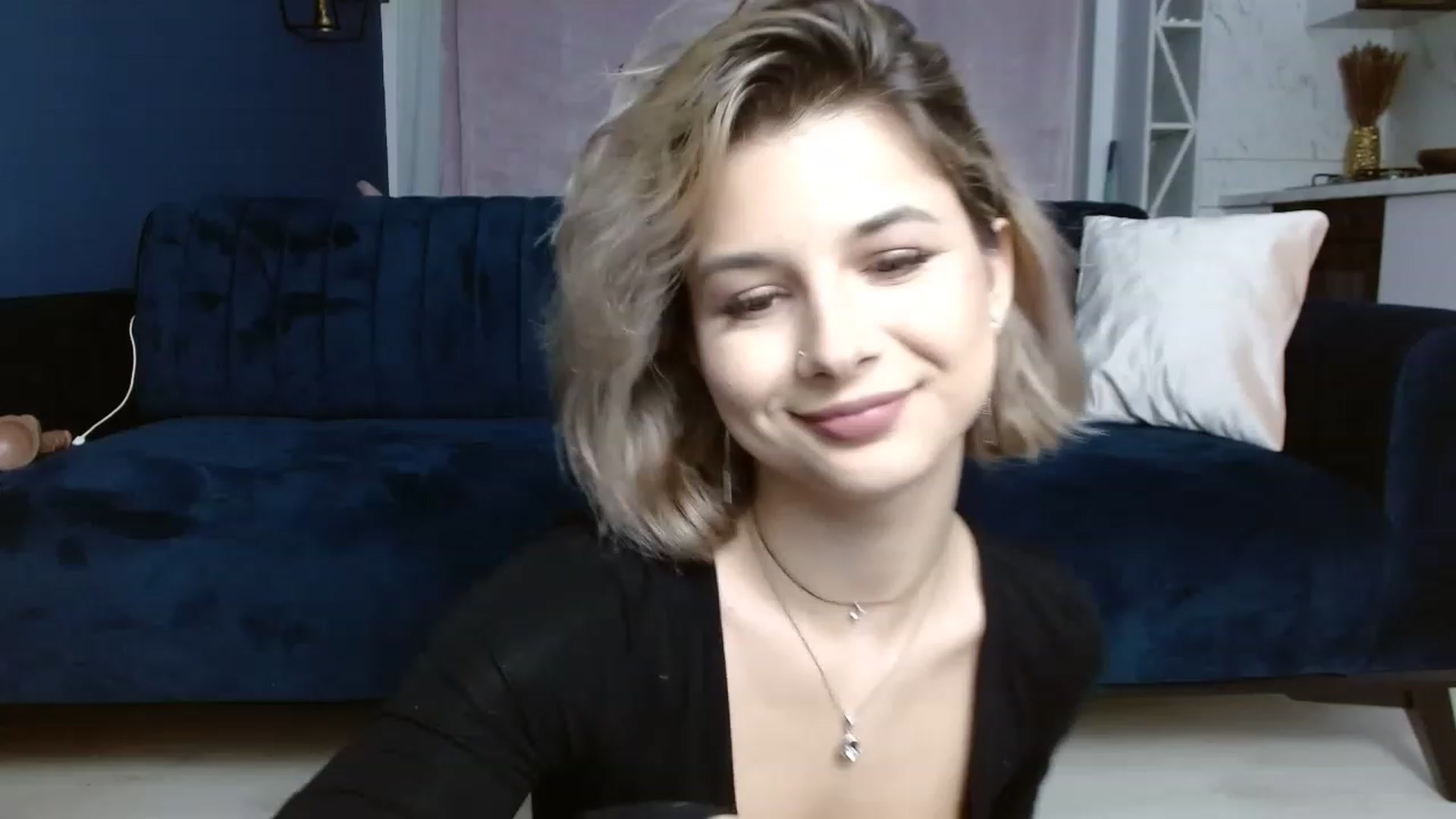 Gallery image thumbnail from DavinaDevine1's myfreecams stream on, 04/06/2023, 02:25 image 17 of 20