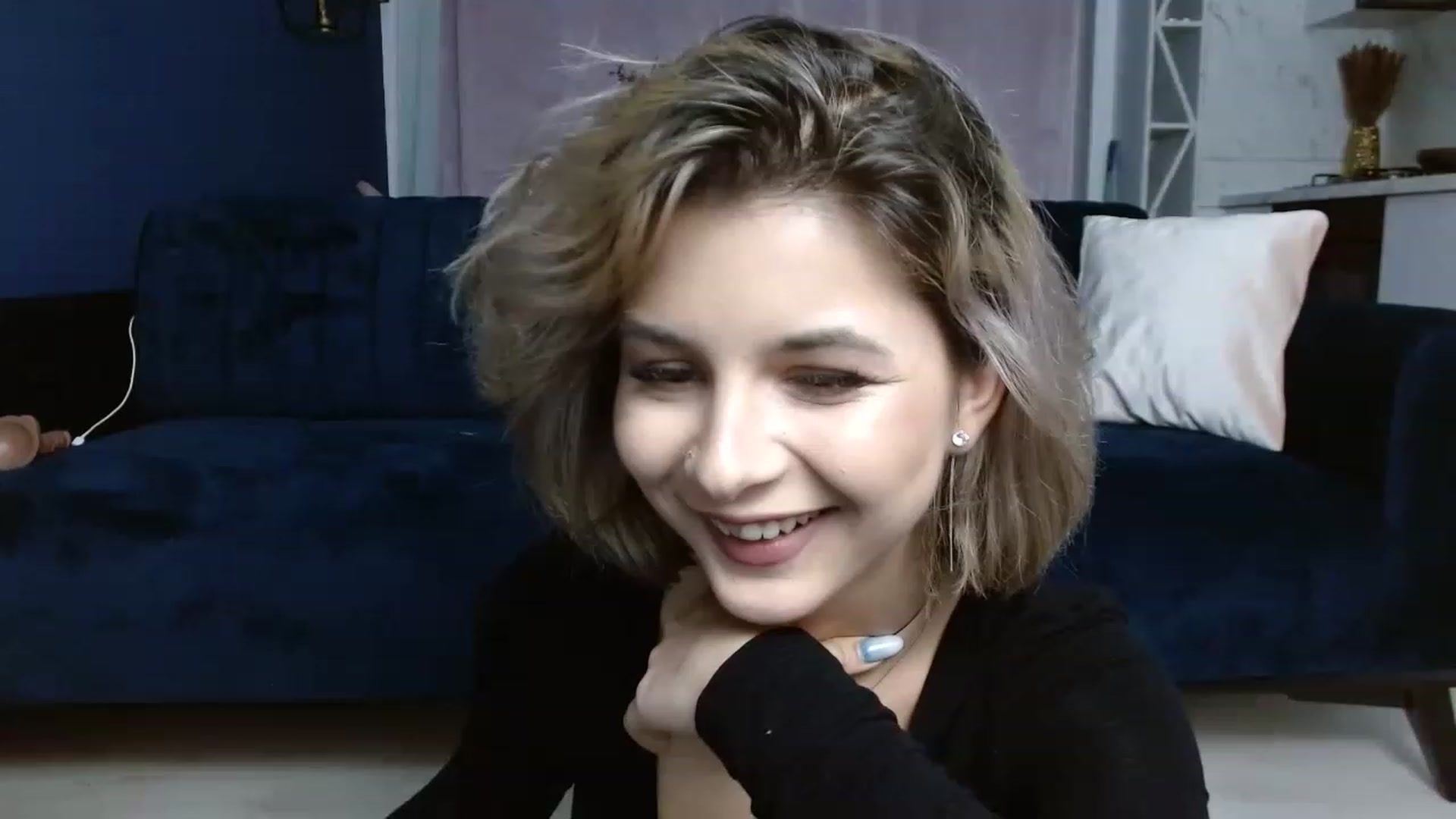 Gallery image thumbnail from DavinaDevine1's myfreecams stream on, 04/06/2023, 02:25 image 18 of 20