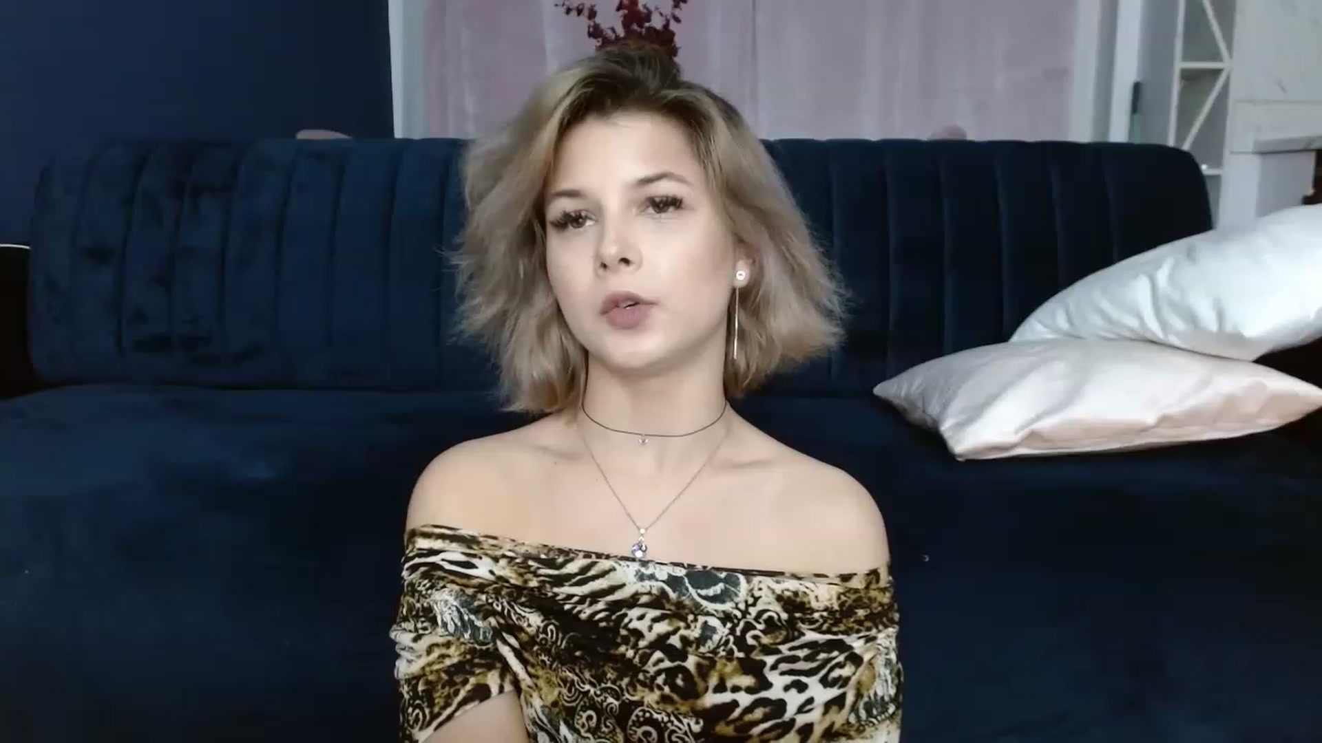Gallery image thumbnail from DavinaDevine1's myfreecams stream on, 04/07/2023, 20:35 image 13 of 20