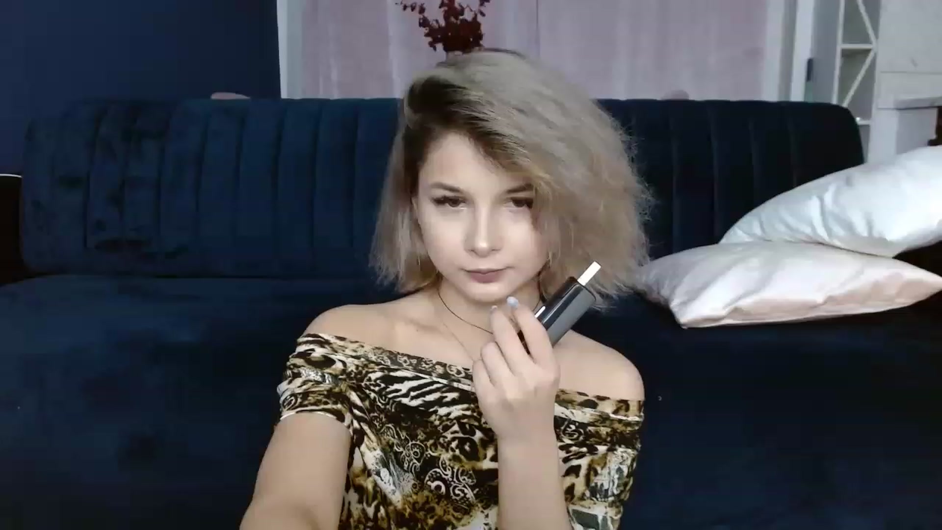 Gallery image thumbnail from DavinaDevine1's myfreecams stream on, 04/07/2023, 20:35 image 18 of 20