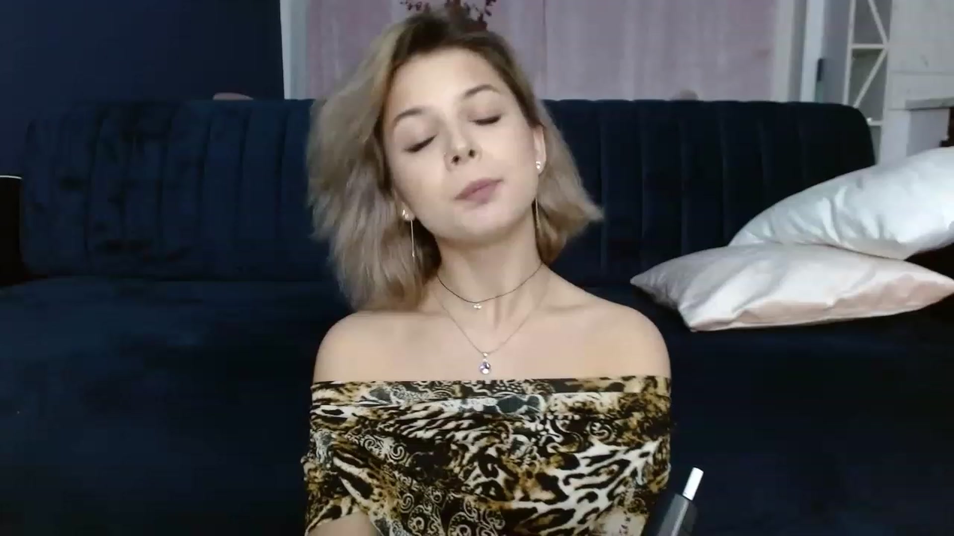 Gallery image thumbnail from DavinaDevine1's myfreecams stream on, 04/07/2023, 20:35 image 9 of 20
