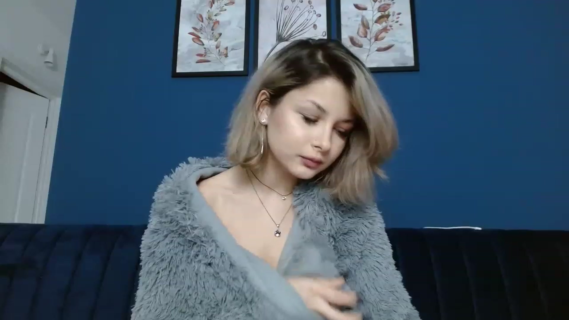 Gallery image thumbnail from DavinaDevine1's myfreecams stream on, 04/23/2023, 19:25 image 4 of 20