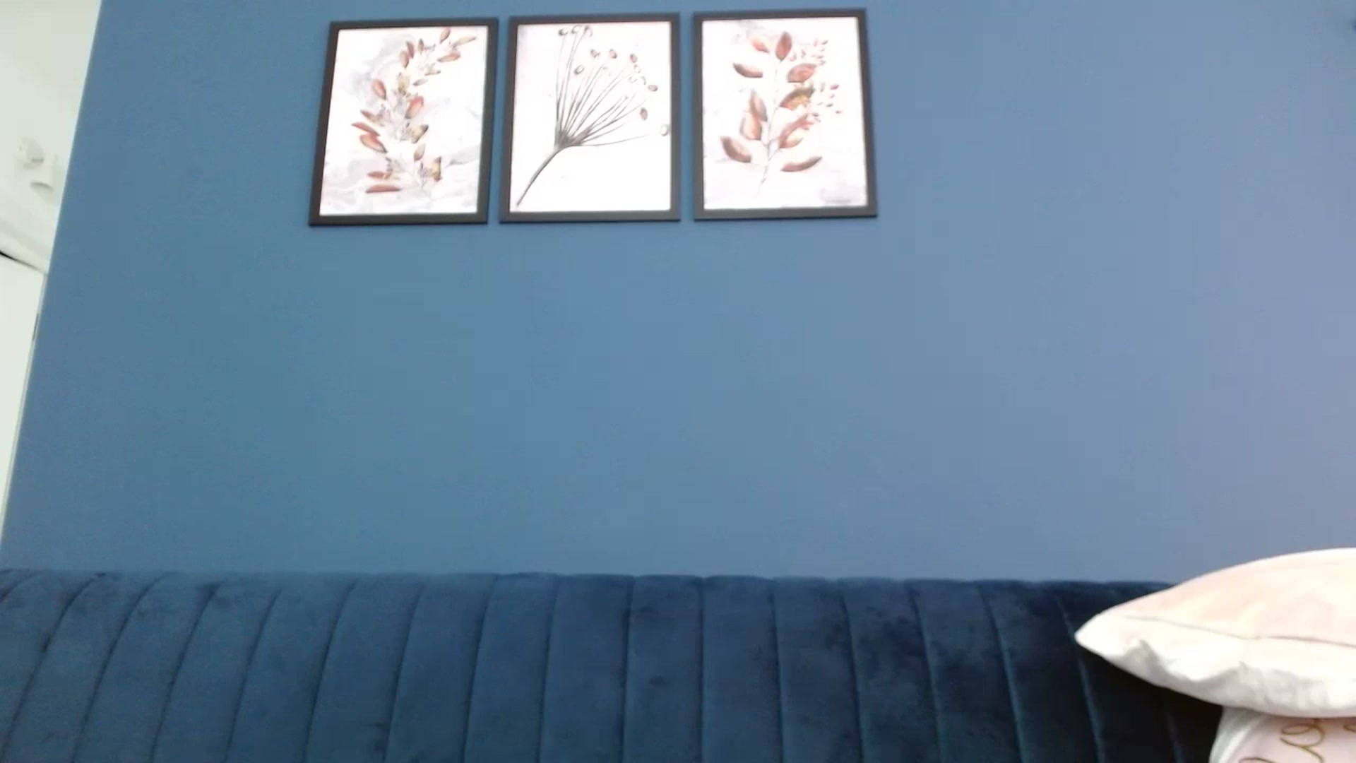 Gallery image thumbnail from DavinaDevine1's myfreecams stream on, 04/25/2023, 09:11 image 17 of 20