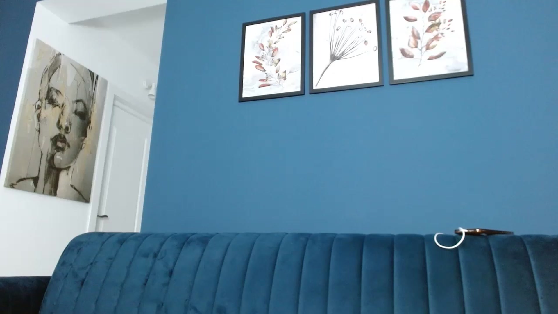 Gallery image thumbnail from DavinaDevine1's myfreecams stream on, 05/16/2023, 22:38 image 10 of 20