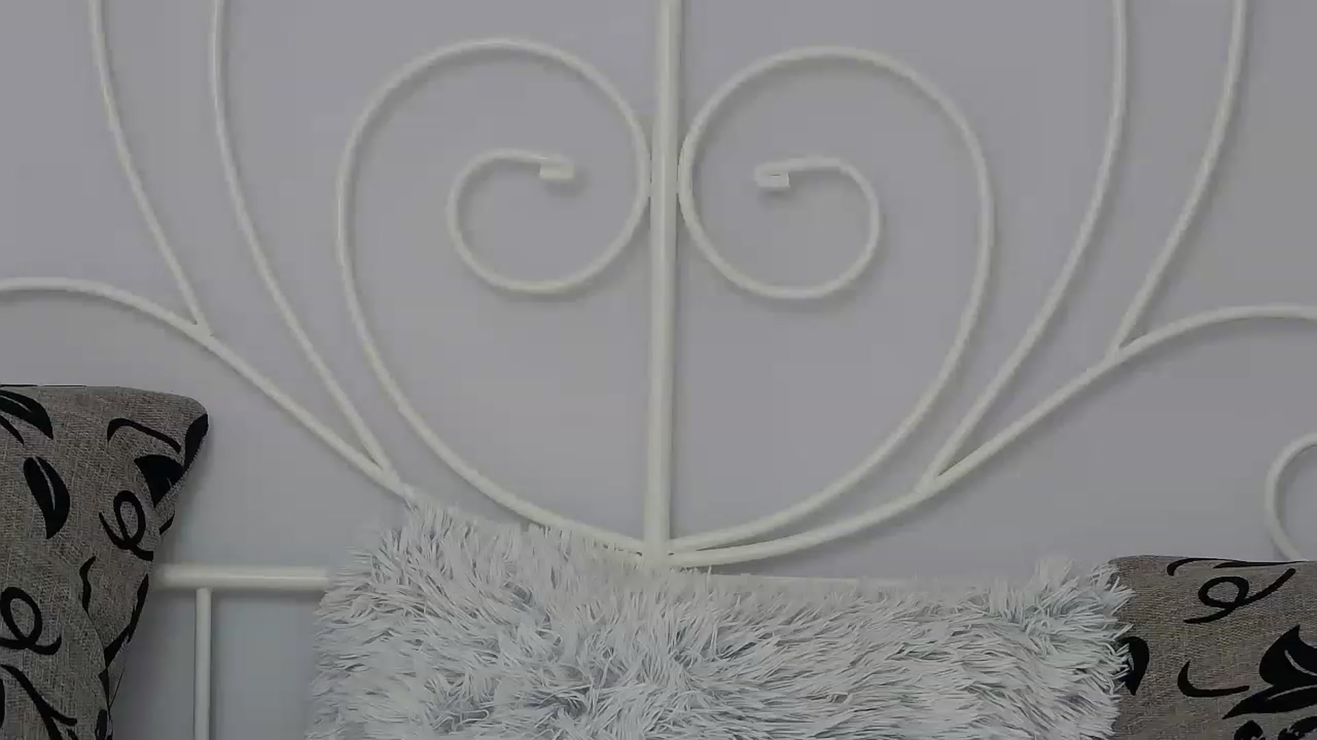 Gallery image thumbnail from DavinaDevine1's myfreecams stream on, 06/13/2023, 18:51 image 10 of 20