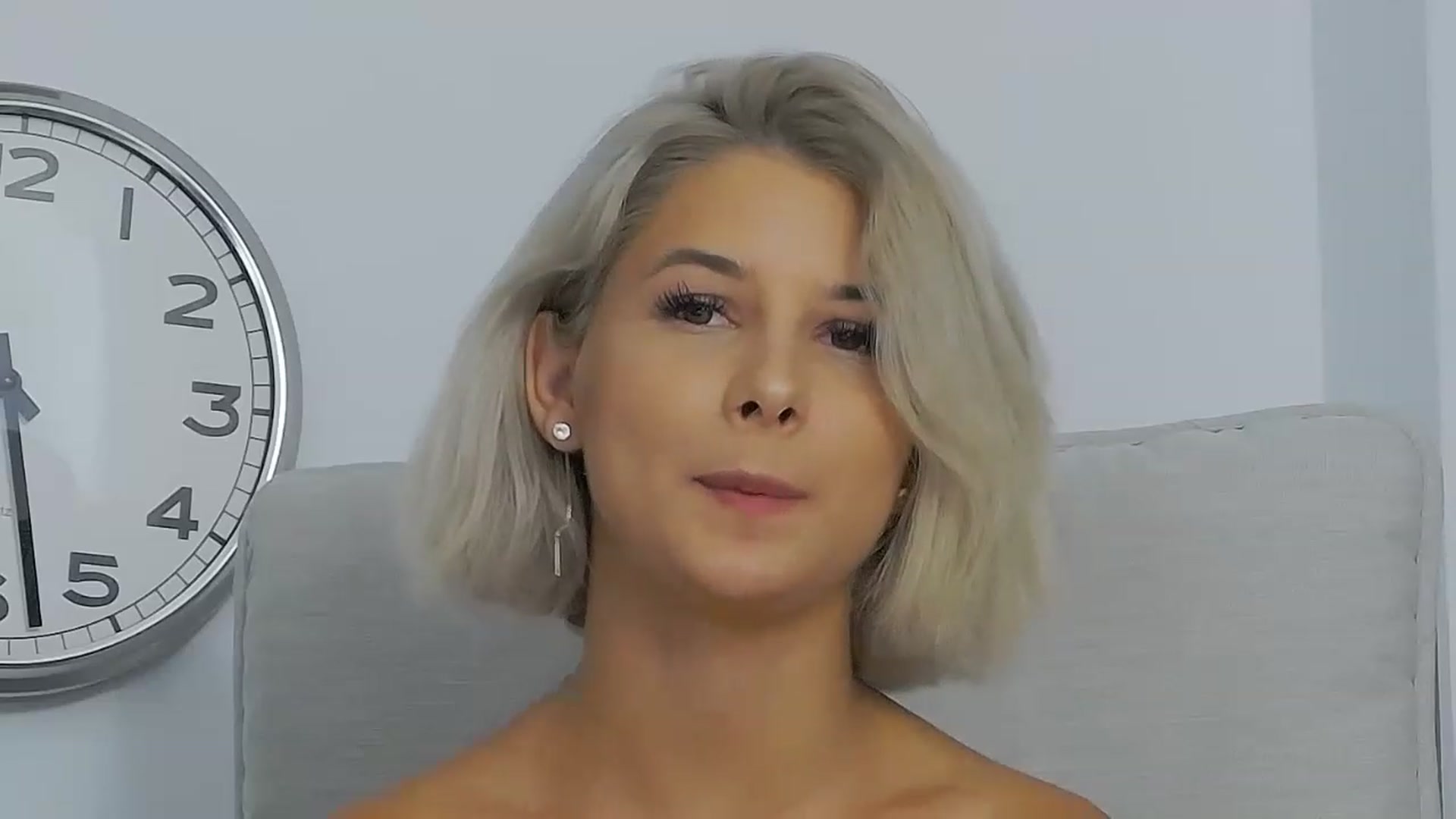 Gallery image thumbnail from DavinaDevine1's myfreecams stream on, 07/03/2023, 02:21 image 10 of 20