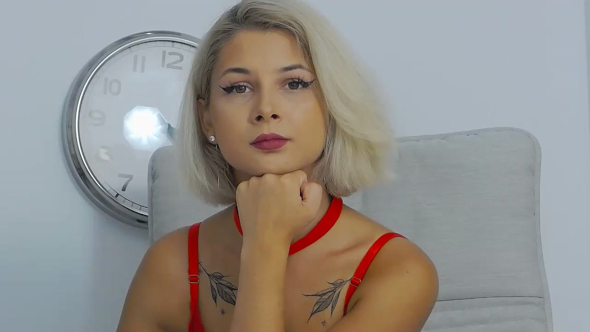 Gallery image thumbnail from DavinaDevine1's myfreecams stream on, 07/17/2023, 19:23 image 6 of 20