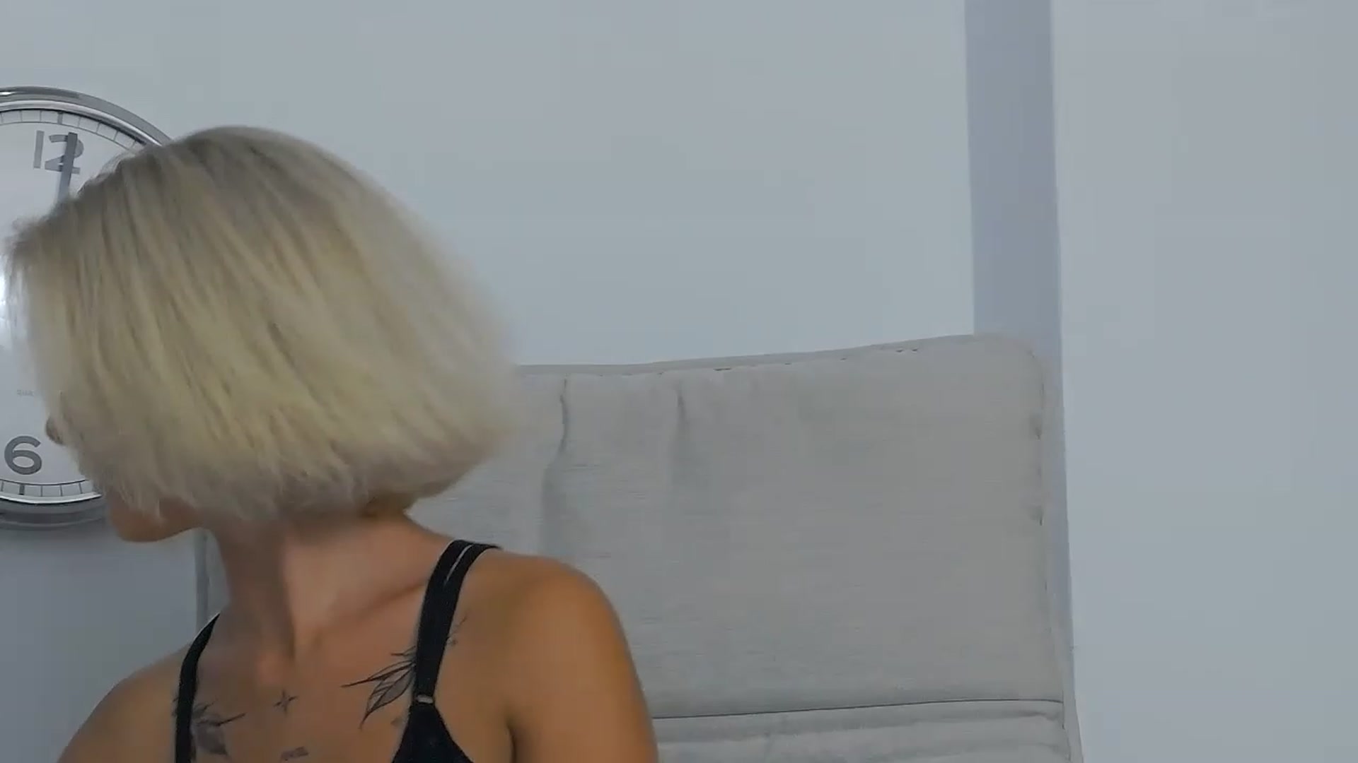 Gallery image thumbnail from DavinaDevine1's myfreecams stream on, 07/18/2023, 20:50 image 2 of 20